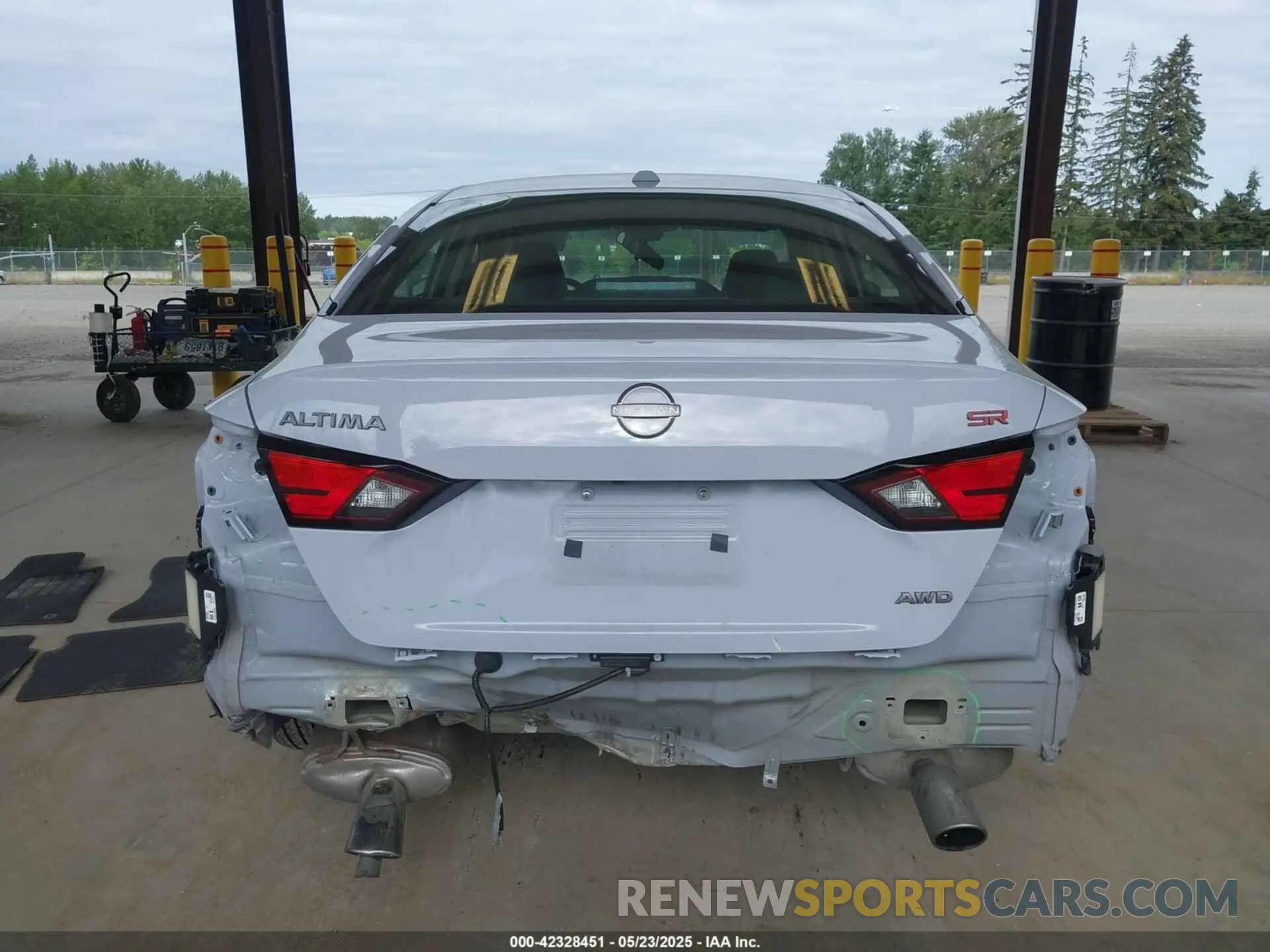 17 Photograph of a damaged car 1N4BL4CW5RN373287 NISSAN ALTIMA 2024