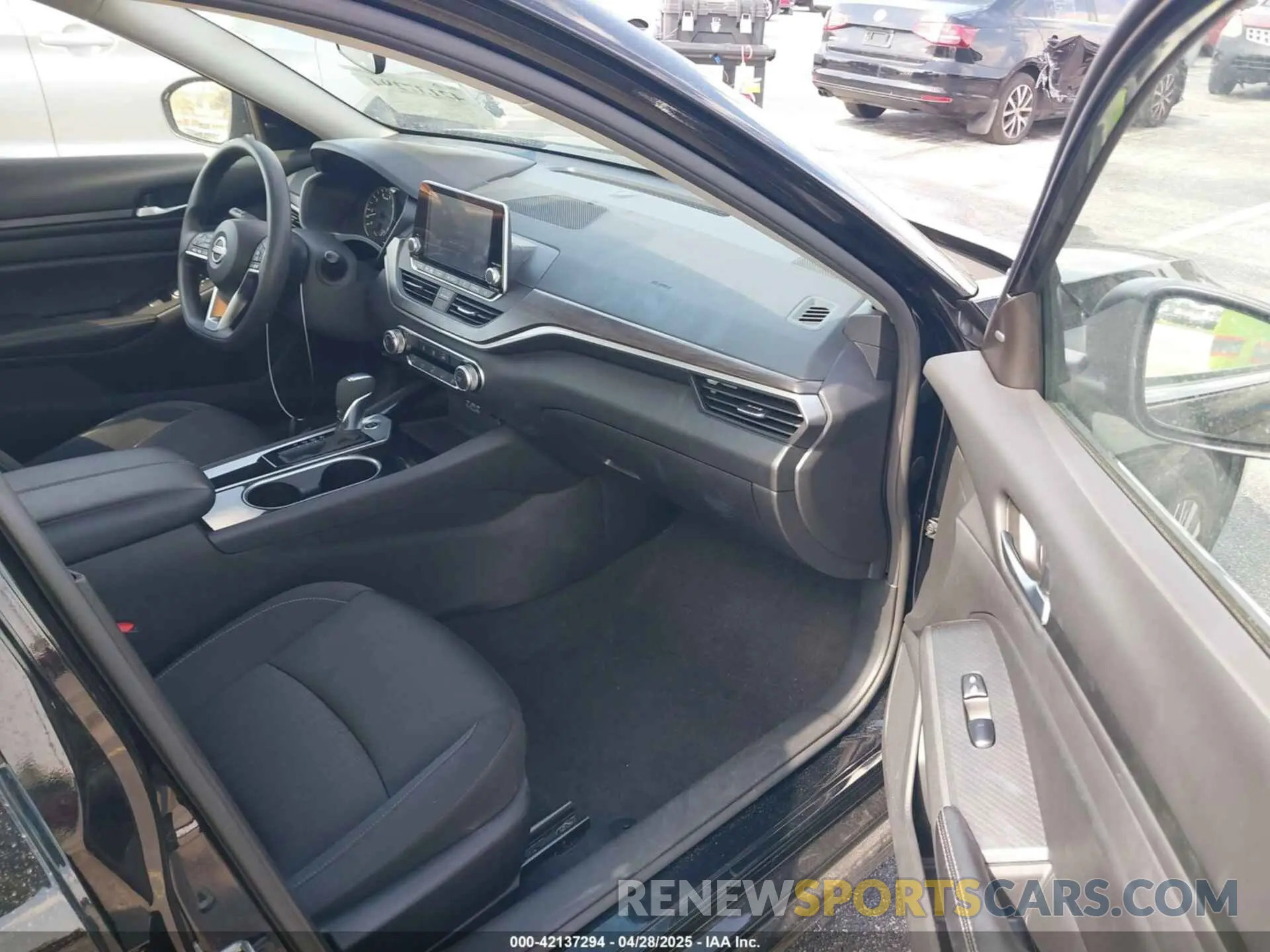 5 Photograph of a damaged car 1N4BL4DV0RN346293 NISSAN ALTIMA 2024