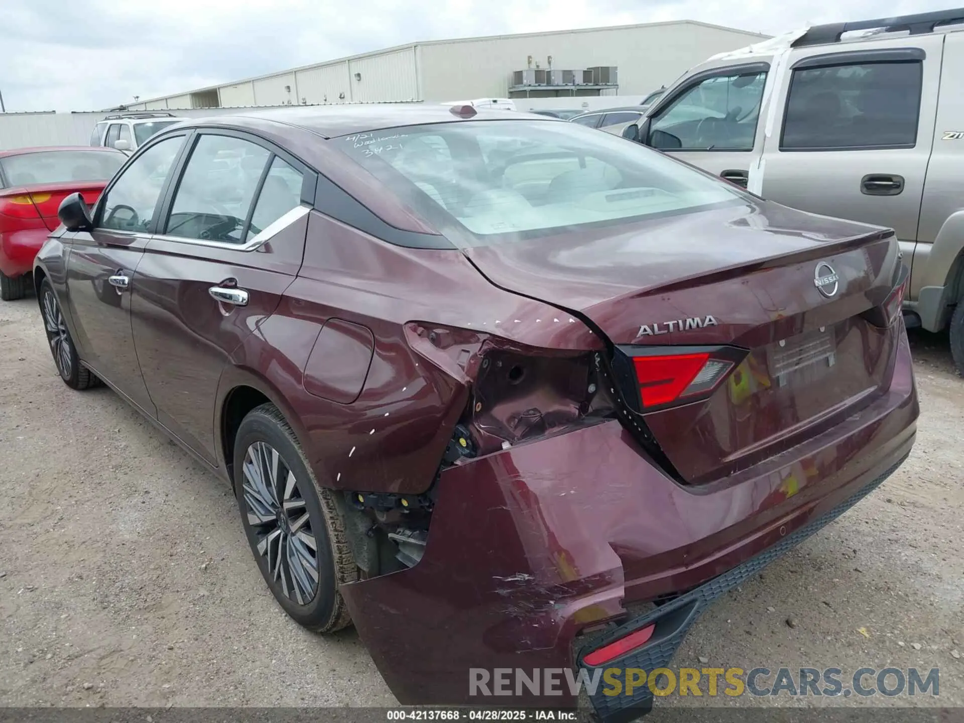3 Фотография поврежденного автомобиля 1N4BL4DV1RN323542 NISSAN ALTIMA 2024