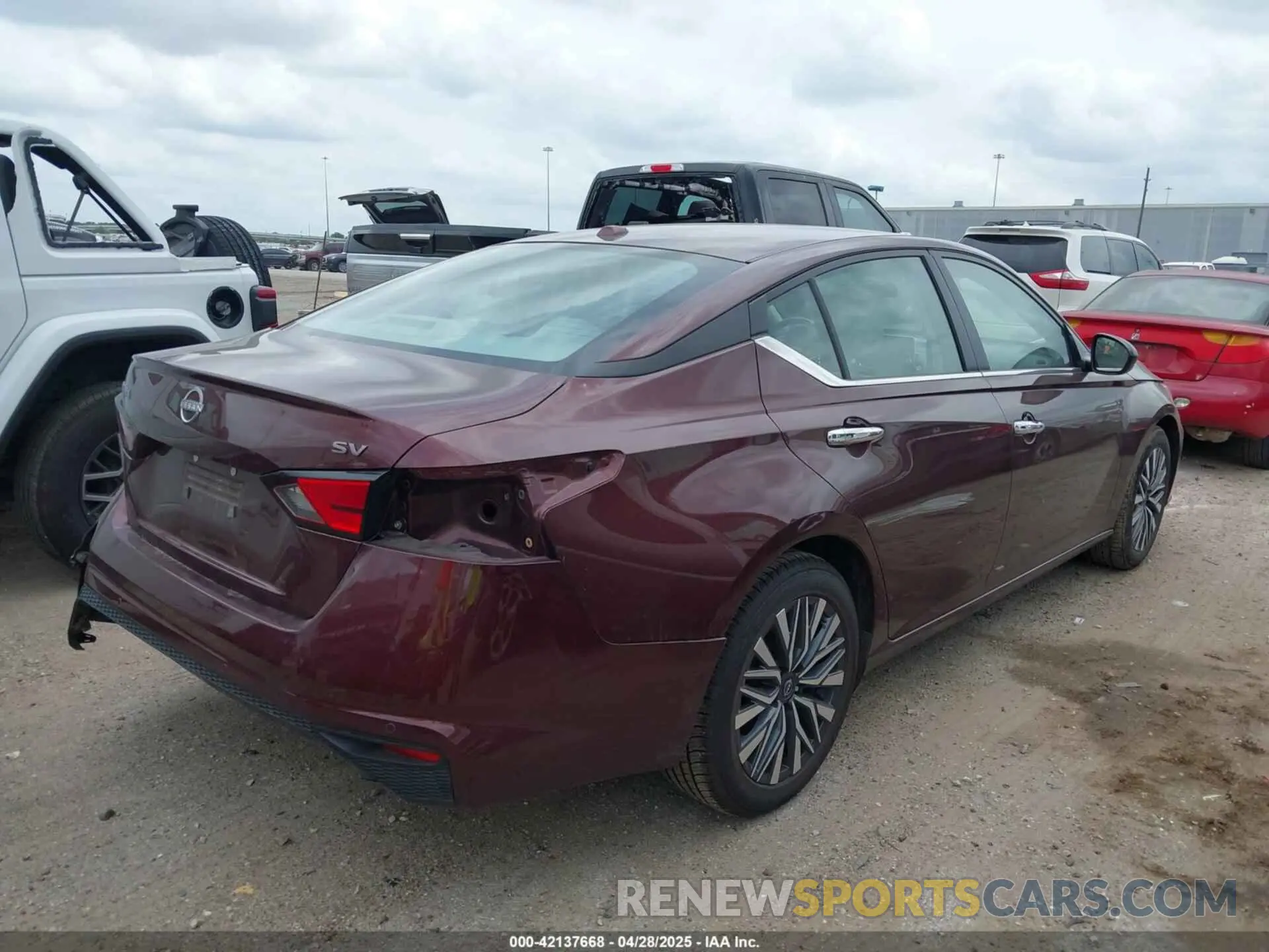 4 Фотография поврежденного автомобиля 1N4BL4DV1RN323542 NISSAN ALTIMA 2024