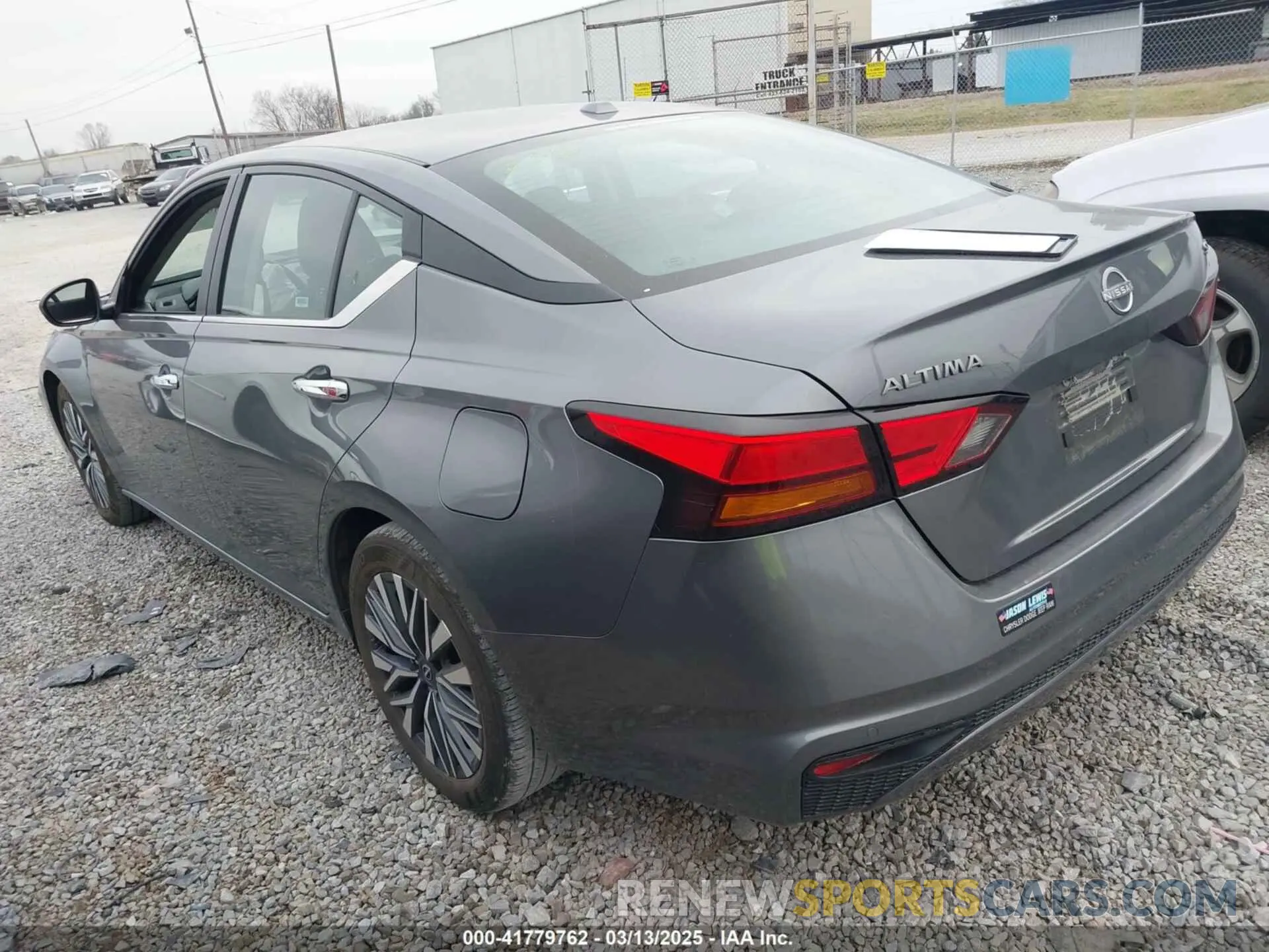 3 Фотография поврежденного автомобиля 1N4BL4DV1RN332189 NISSAN ALTIMA 2024