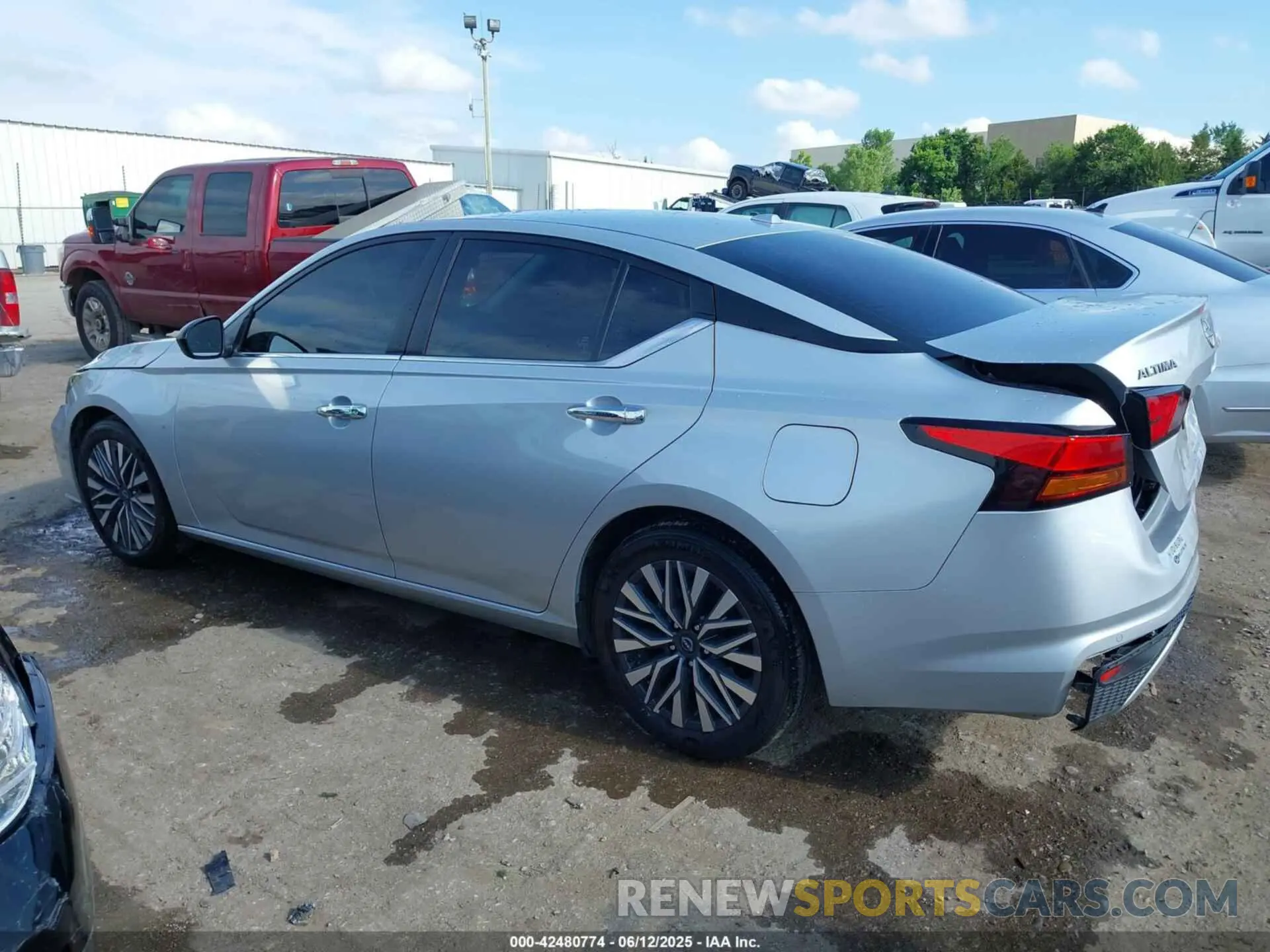 14 Photograph of a damaged car 1N4BL4DV1RN360574 NISSAN ALTIMA 2024