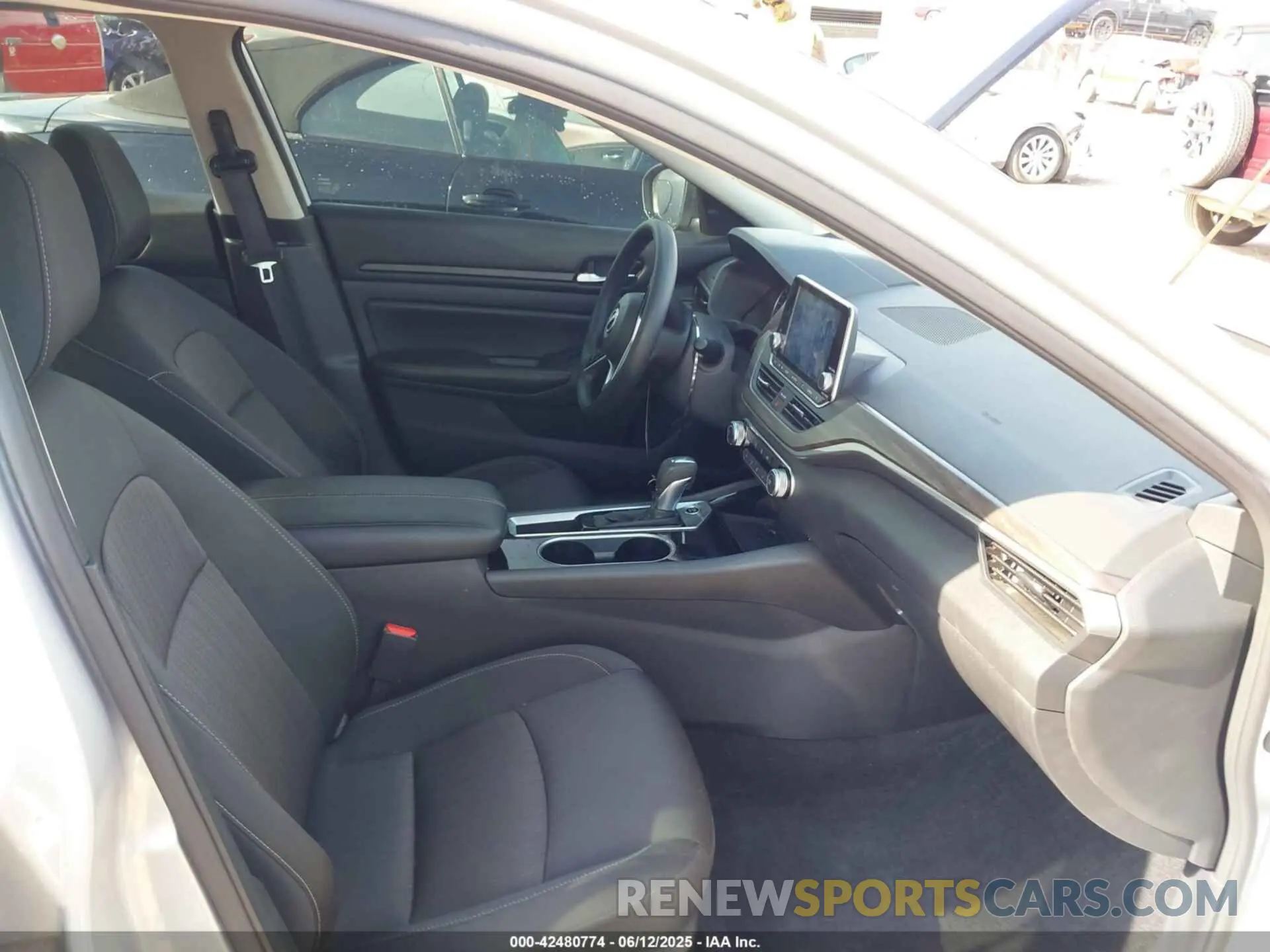 5 Photograph of a damaged car 1N4BL4DV1RN360574 NISSAN ALTIMA 2024