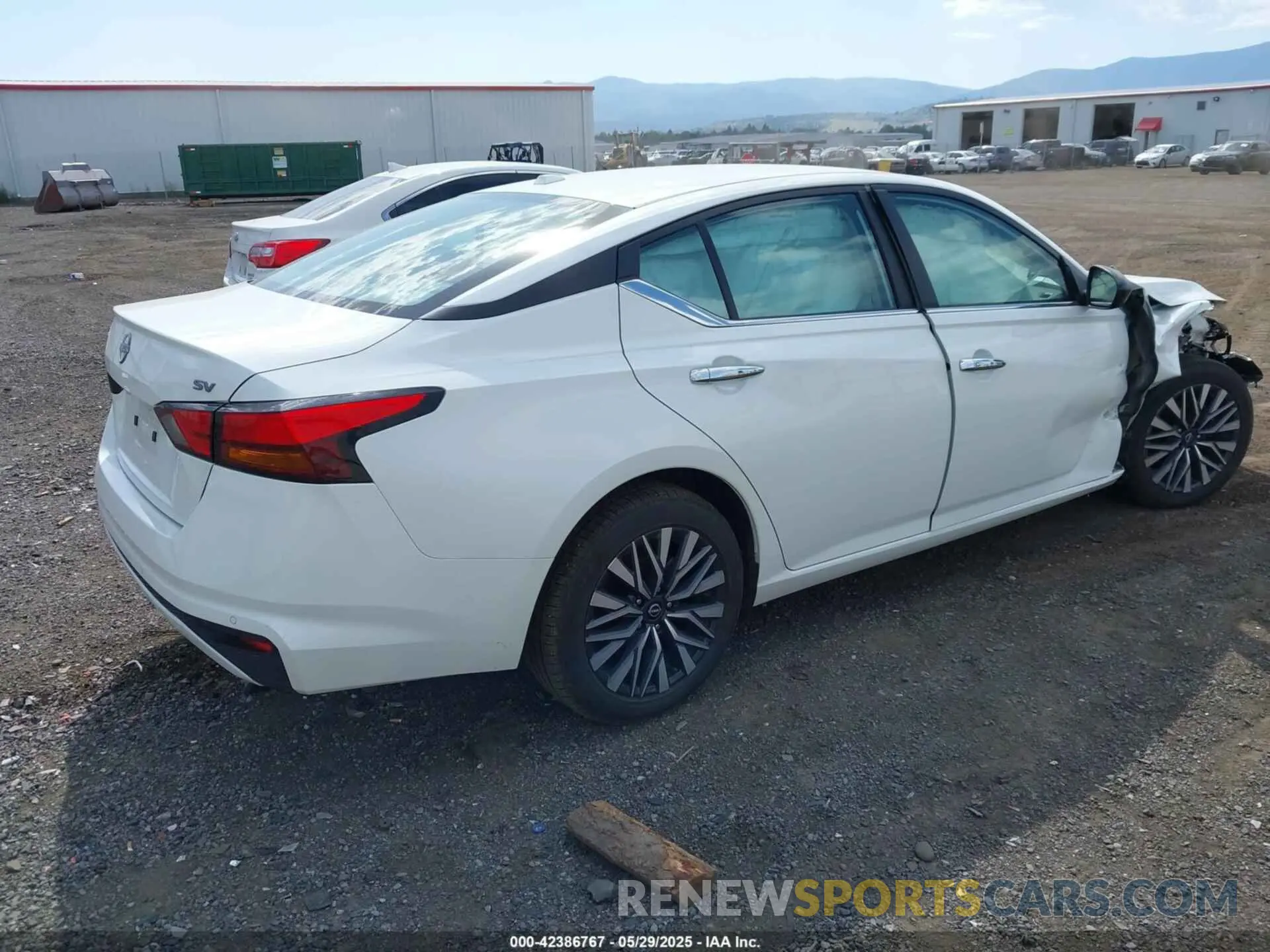 4 Photograph of a damaged car 1N4BL4DV1RN386723 NISSAN ALTIMA 2024