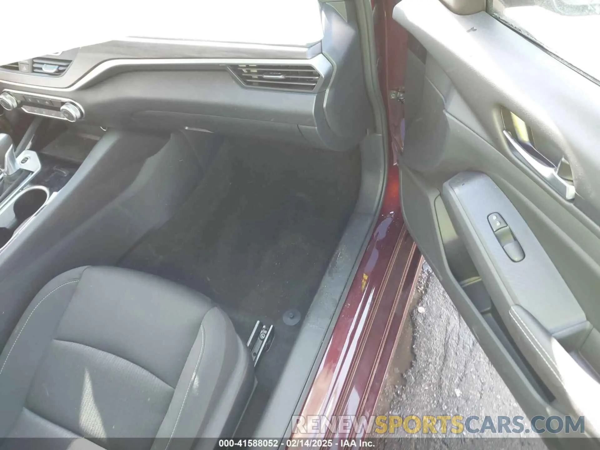 5 Photograph of a damaged car 1N4BL4DV2RN318169 NISSAN ALTIMA 2024