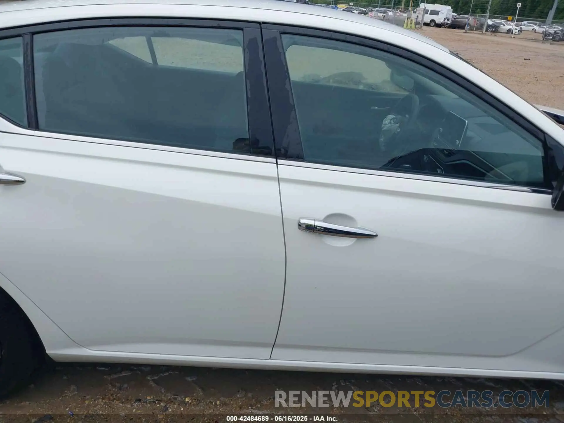14 Photograph of a damaged car 1N4BL4DV2RN329074 NISSAN ALTIMA 2024