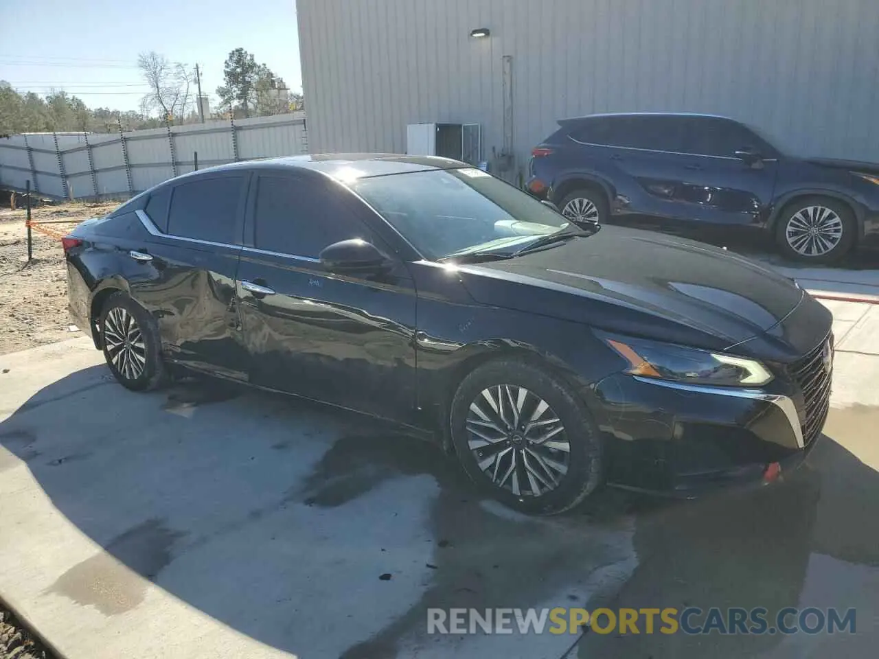 4 Photograph of a damaged car 1N4BL4DV3RN313420 NISSAN ALTIMA 2024