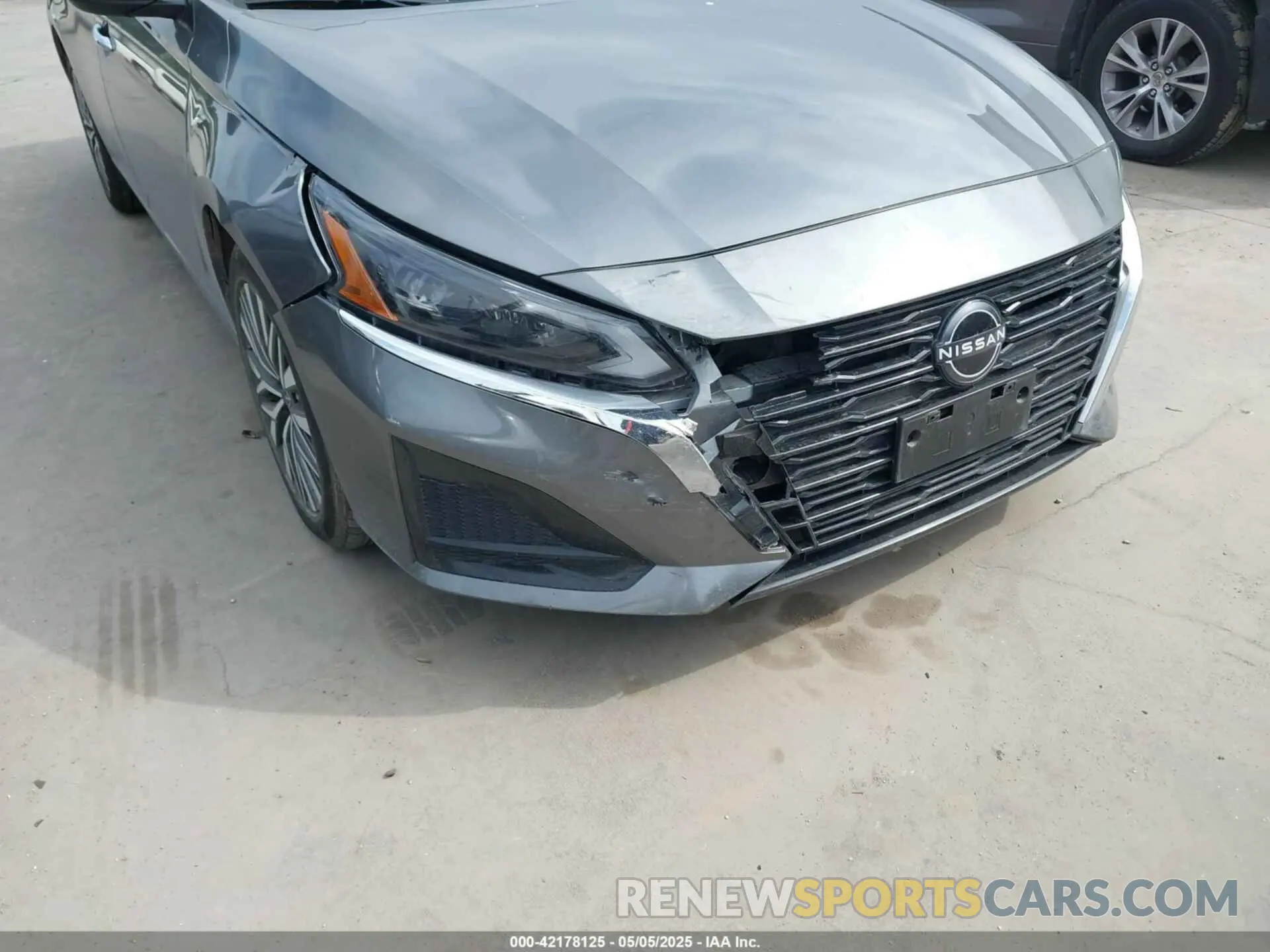 17 Photograph of a damaged car 1N4BL4DV3RN333408 NISSAN ALTIMA 2024