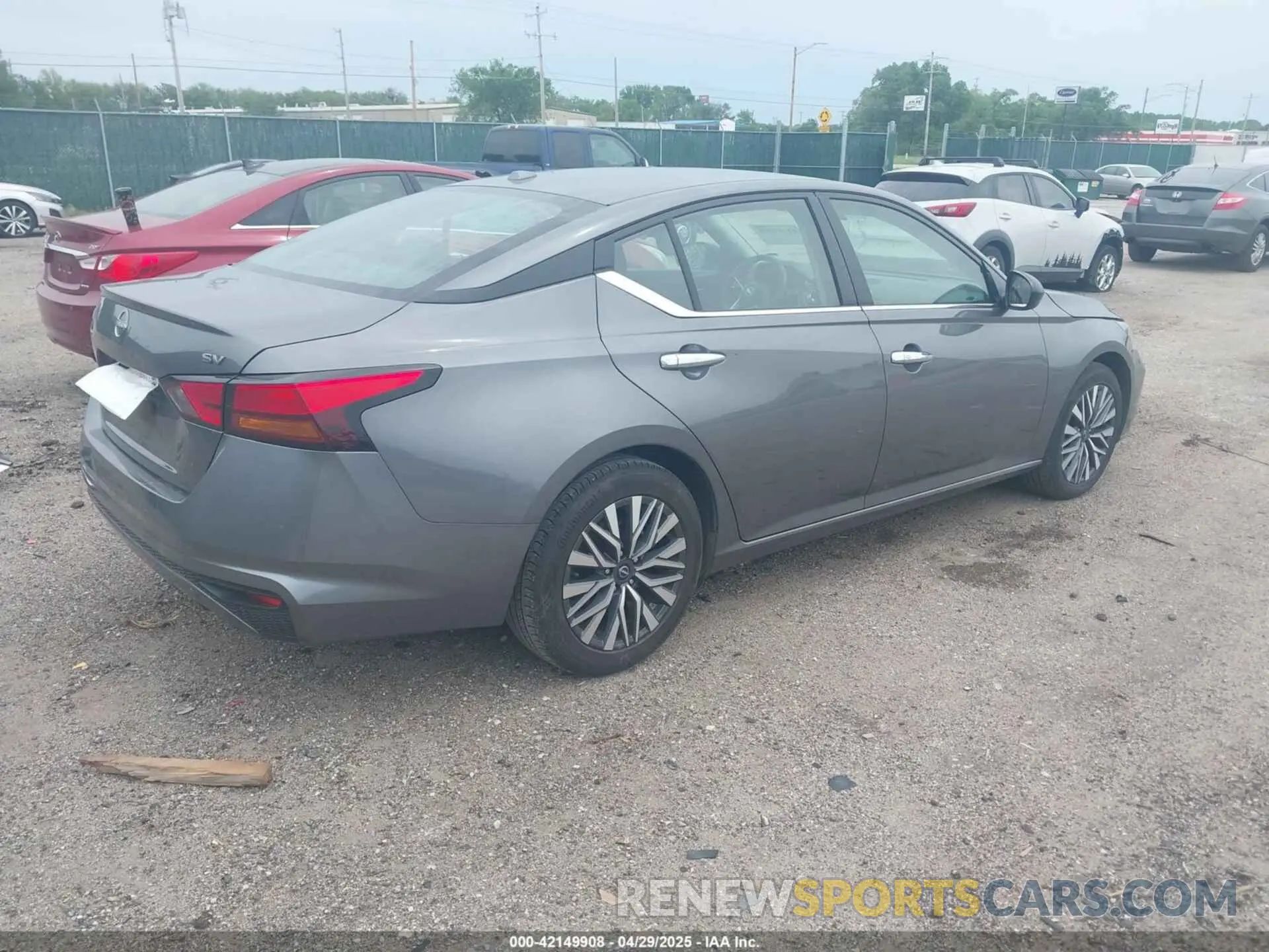 4 Photograph of a damaged car 1N4BL4DV3RN370796 NISSAN ALTIMA 2024
