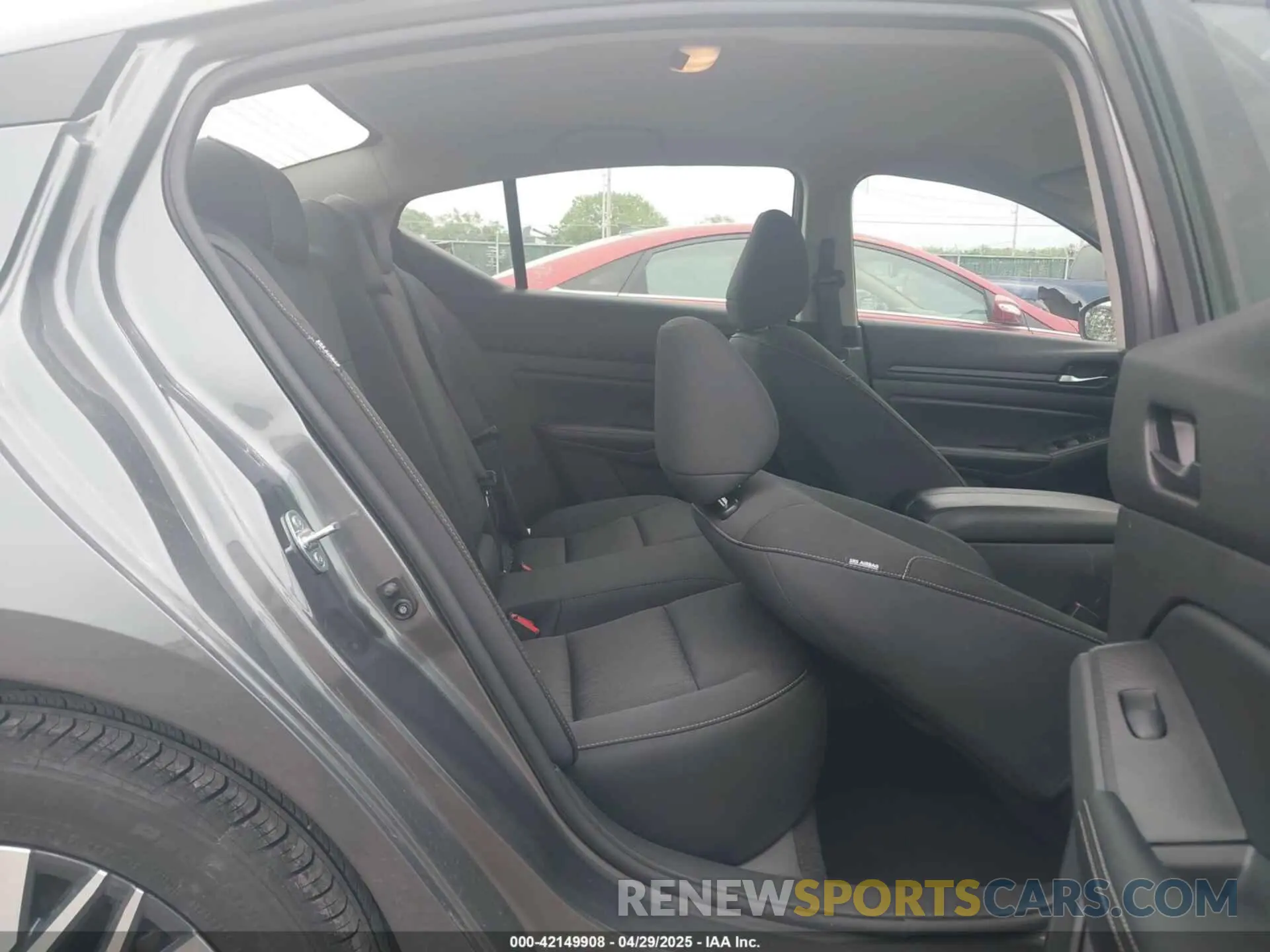 8 Photograph of a damaged car 1N4BL4DV3RN370796 NISSAN ALTIMA 2024