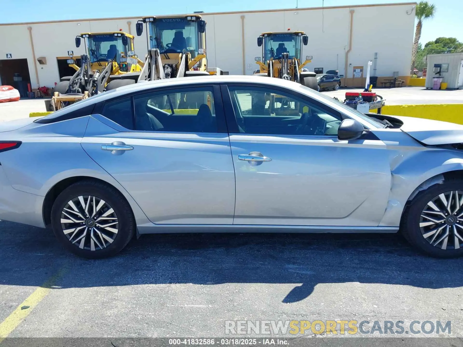 14 Photograph of a damaged car 1N4BL4DV3RN375951 NISSAN ALTIMA 2024