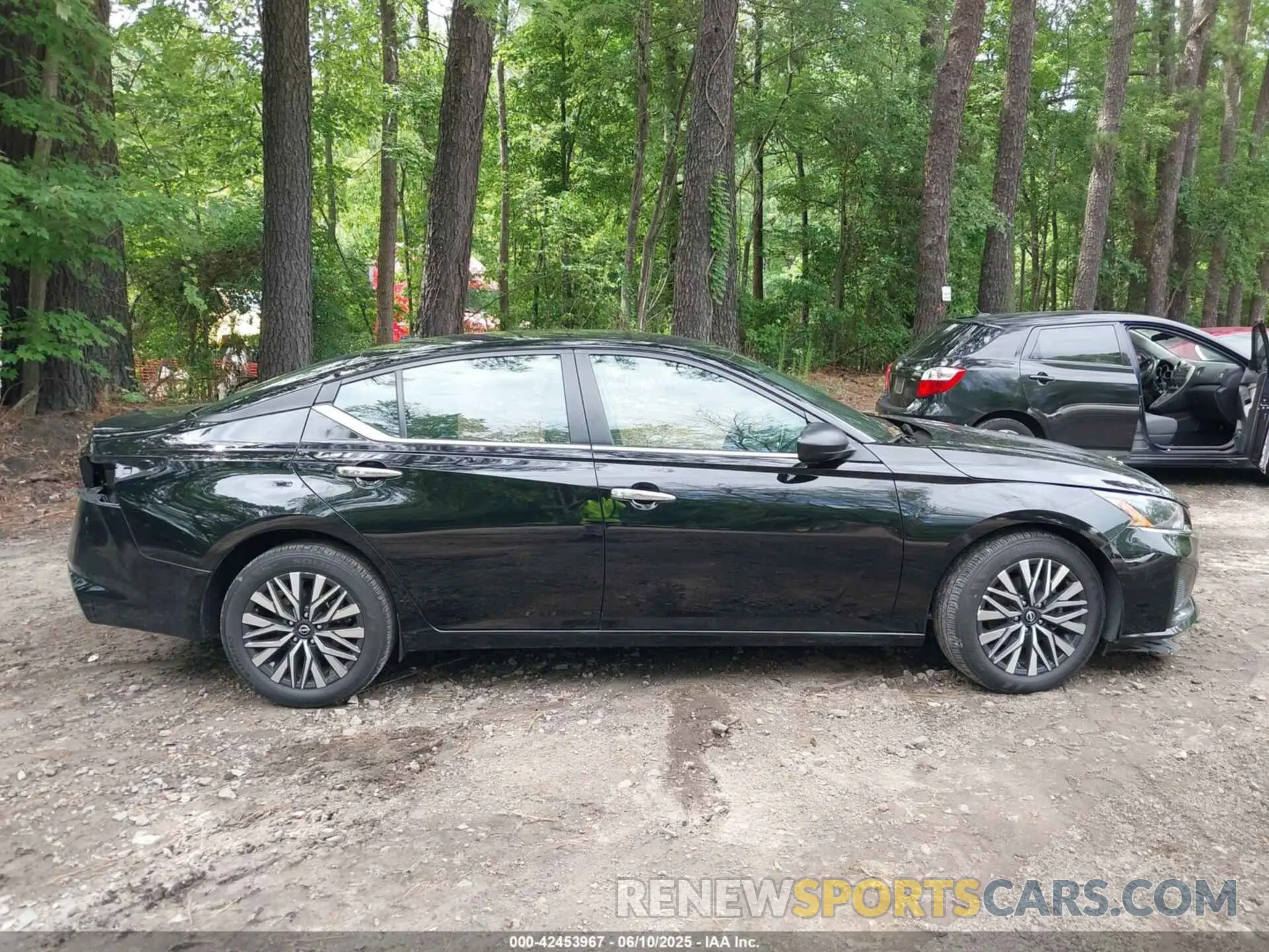 14 Photograph of a damaged car 1N4BL4DV4RN385761 NISSAN ALTIMA 2024