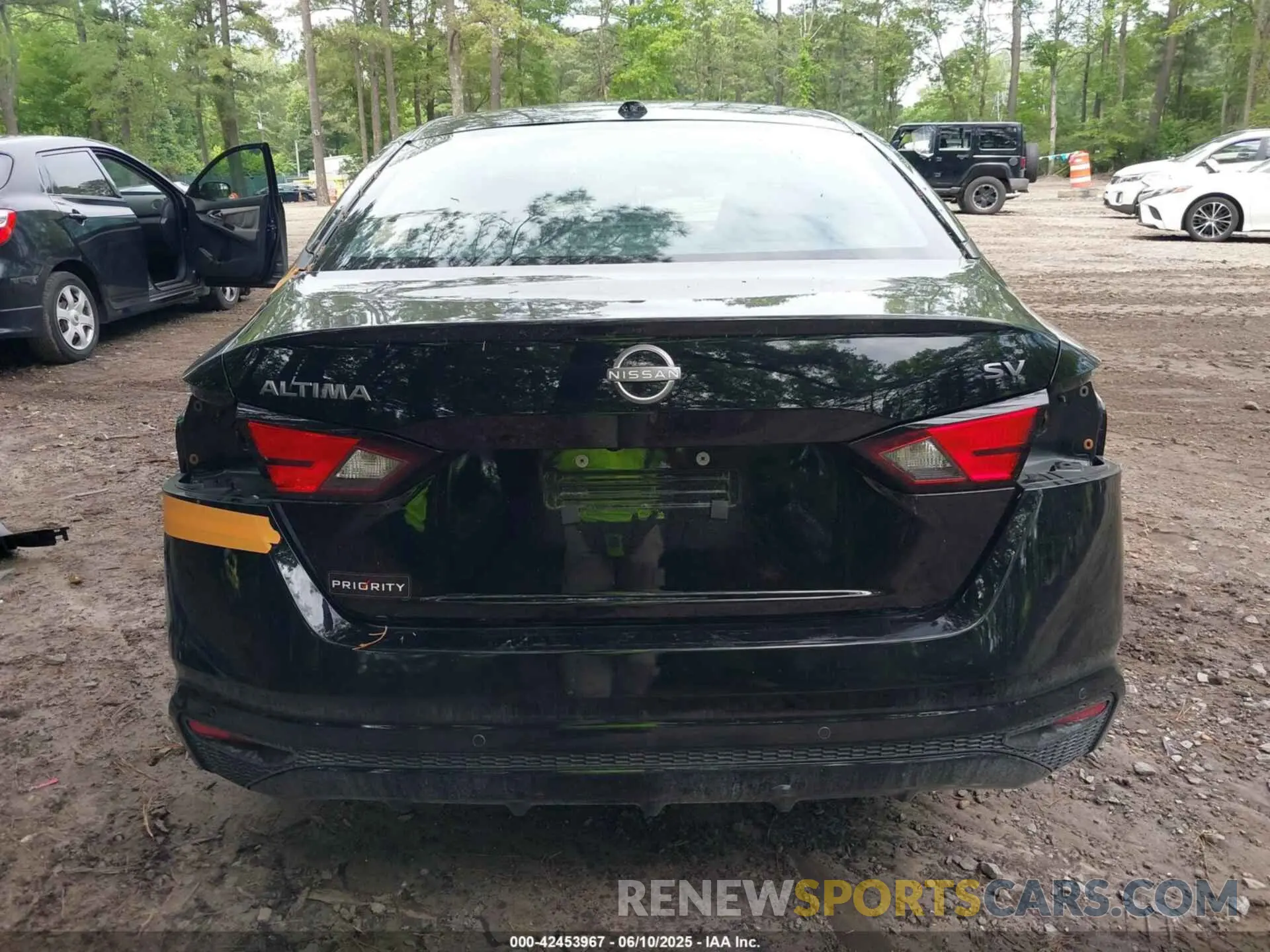 17 Photograph of a damaged car 1N4BL4DV4RN385761 NISSAN ALTIMA 2024