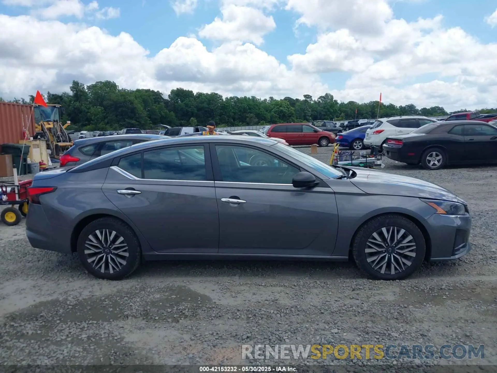 13 Photograph of a damaged car 1N4BL4DV5RN370783 NISSAN ALTIMA 2024