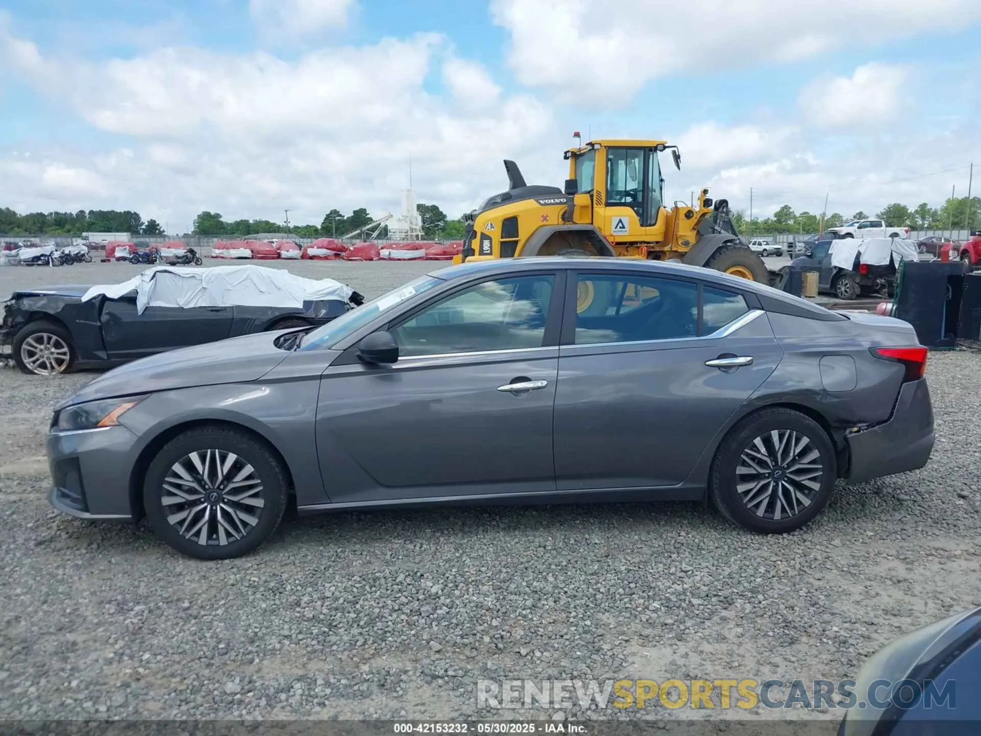 14 Photograph of a damaged car 1N4BL4DV5RN370783 NISSAN ALTIMA 2024