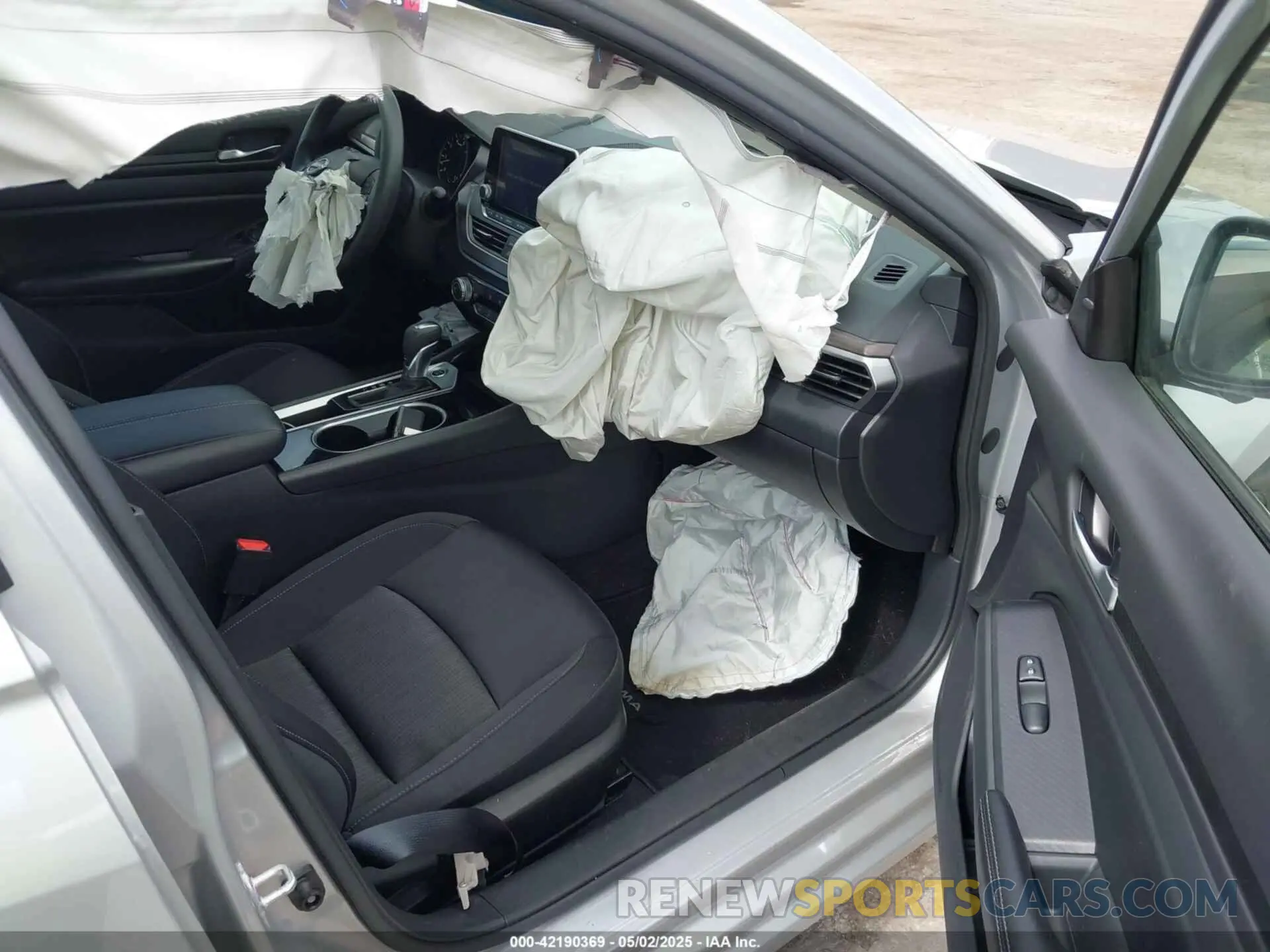 5 Photograph of a damaged car 1N4BL4DV5RN375319 NISSAN ALTIMA 2024
