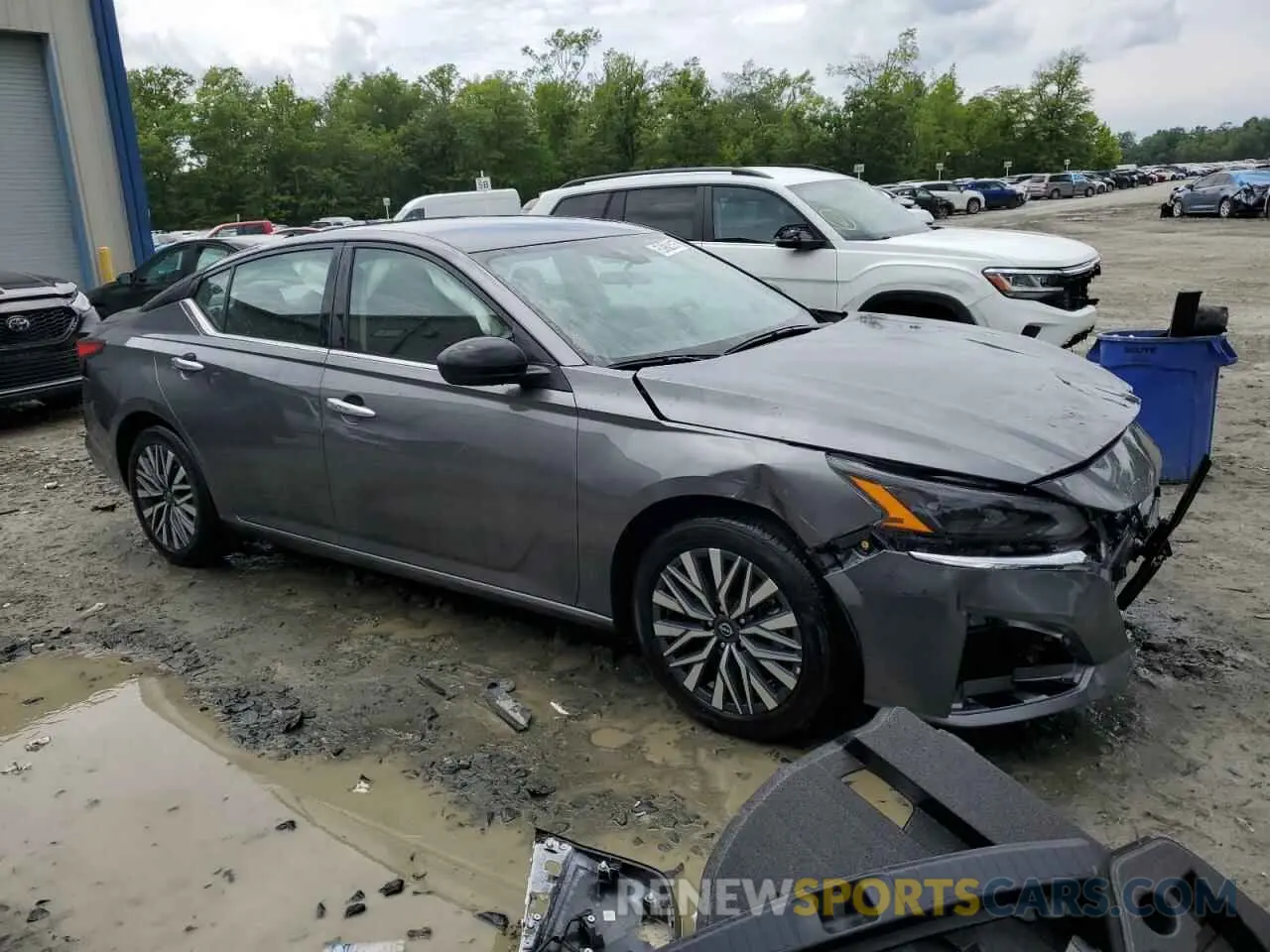 4 Photograph of a damaged car 1N4BL4DV5RN431176 NISSAN ALTIMA 2024
