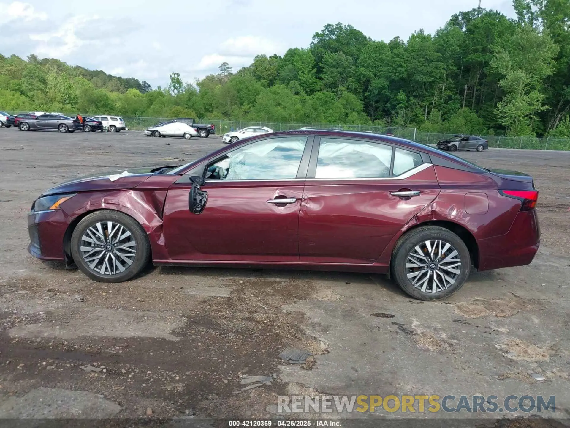 13 Photograph of a damaged car 1N4BL4DV7RN358554 NISSAN ALTIMA 2024