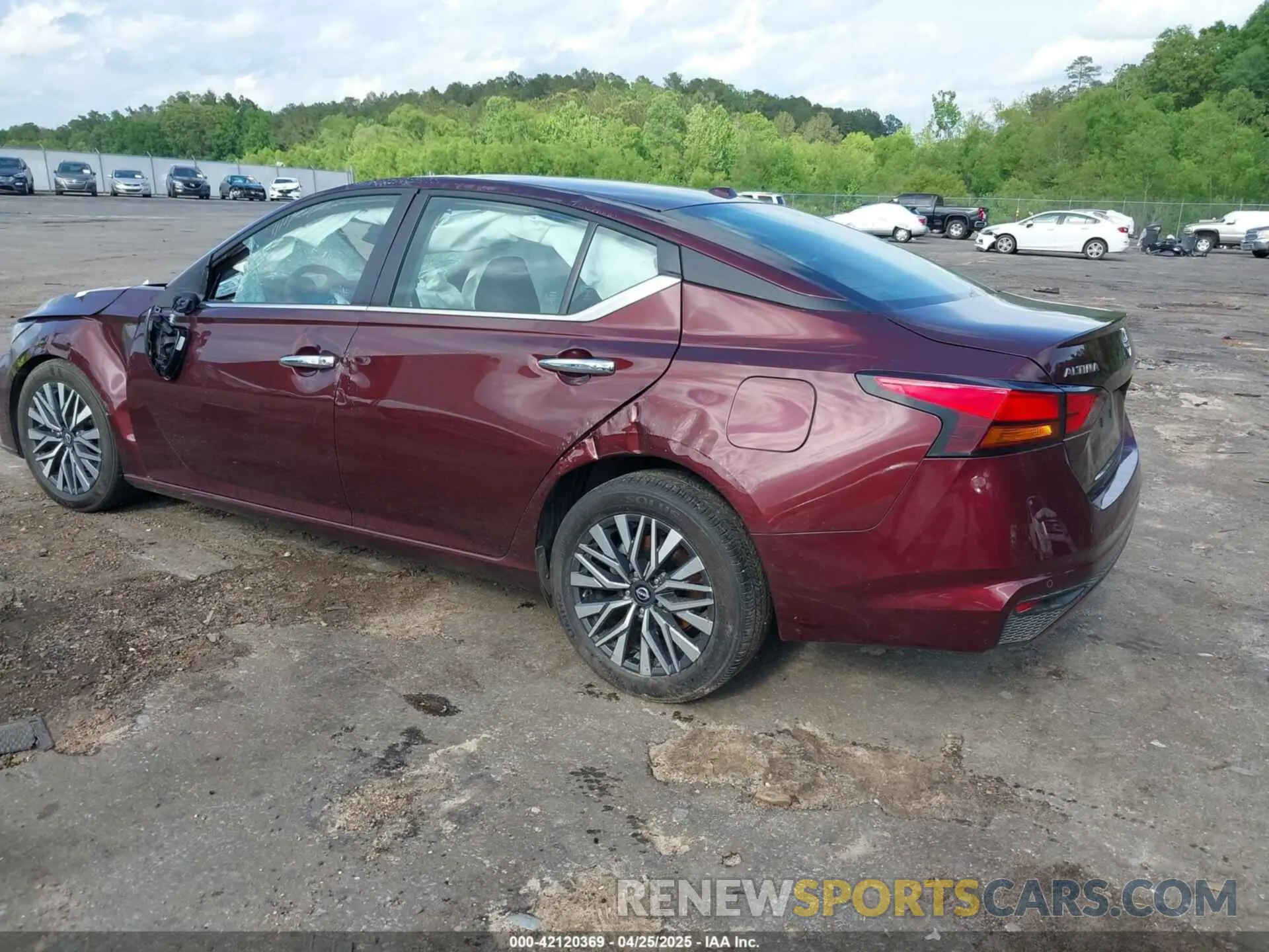 3 Photograph of a damaged car 1N4BL4DV7RN358554 NISSAN ALTIMA 2024