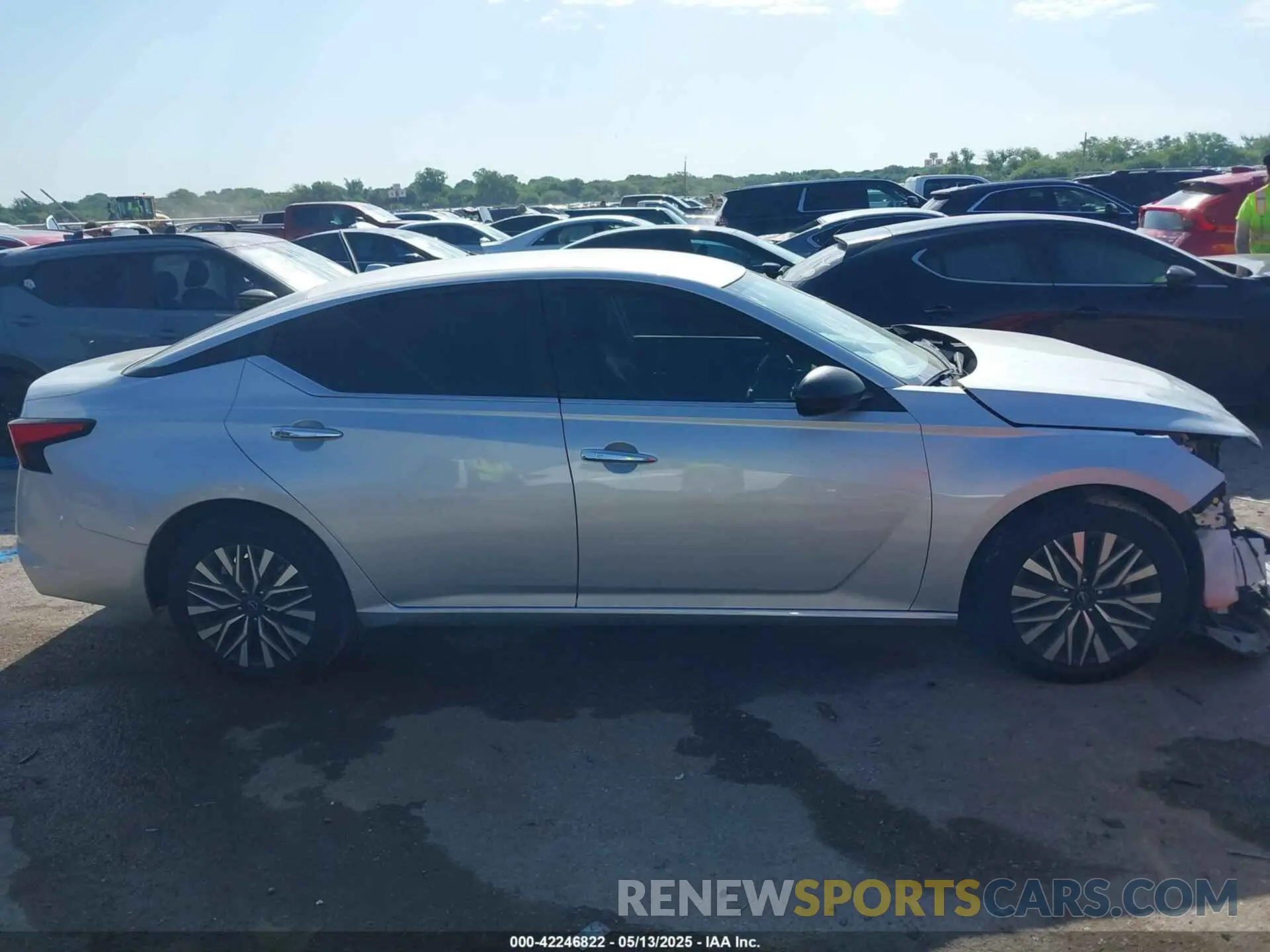 13 Photograph of a damaged car 1N4BL4DV7RN361535 NISSAN ALTIMA 2024