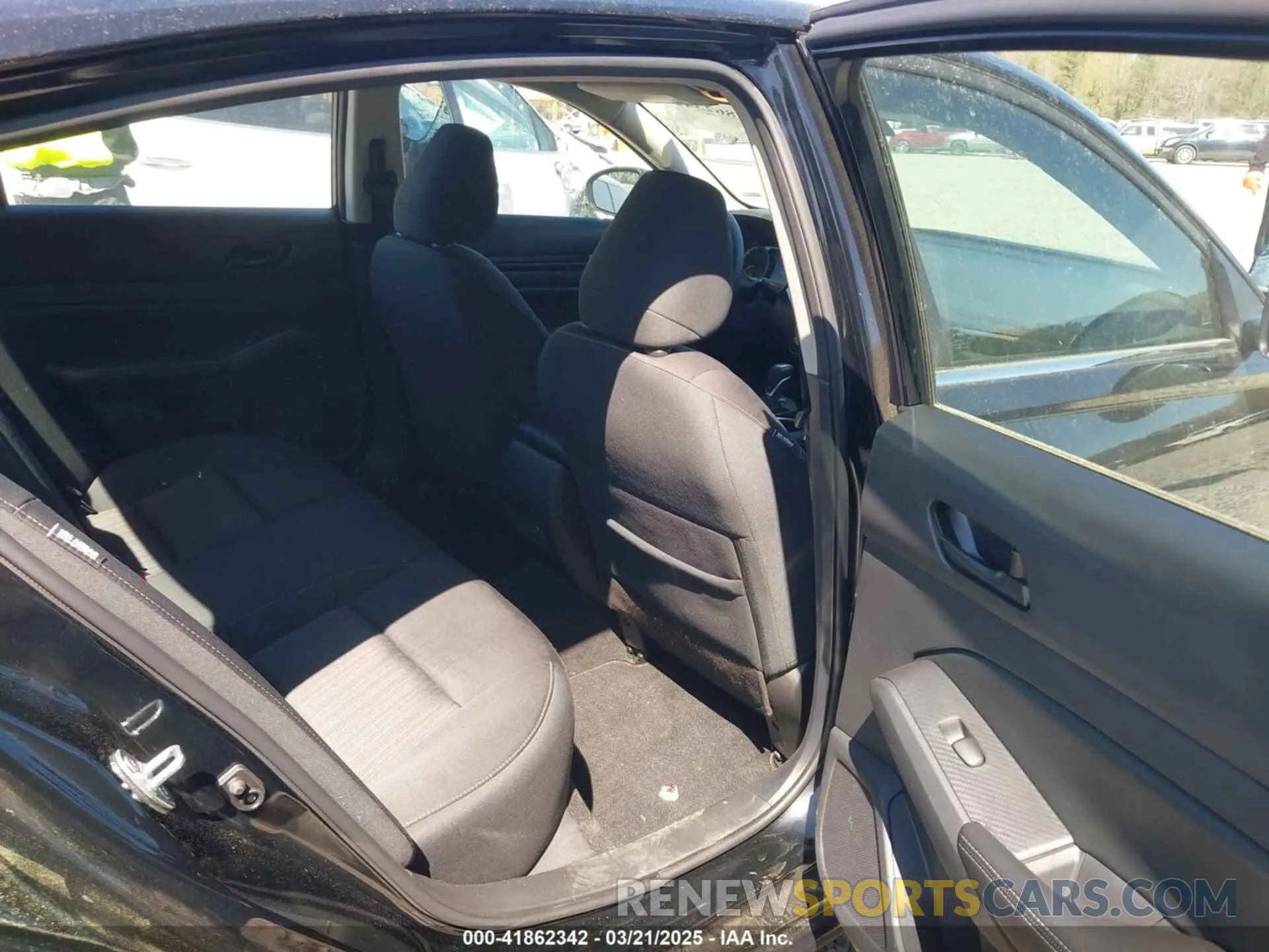 8 Photograph of a damaged car 1N4BL4DV7RN377329 NISSAN ALTIMA 2024
