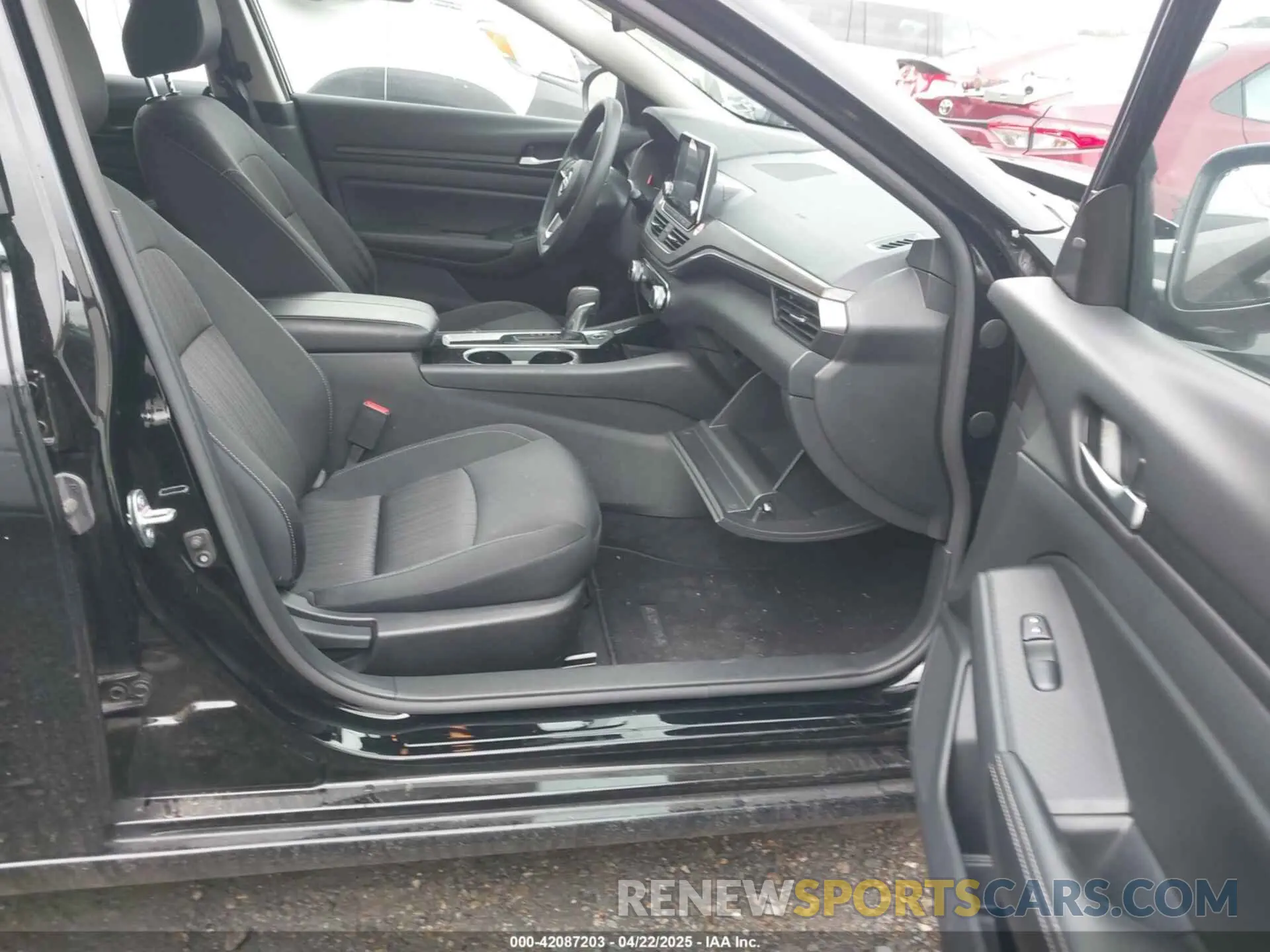 5 Photograph of a damaged car 1N4BL4DV7RN386256 NISSAN ALTIMA 2024