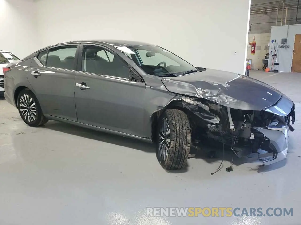 4 Фотография поврежденного автомобиля 1N4BL4DV7RN424049 NISSAN ALTIMA 2024