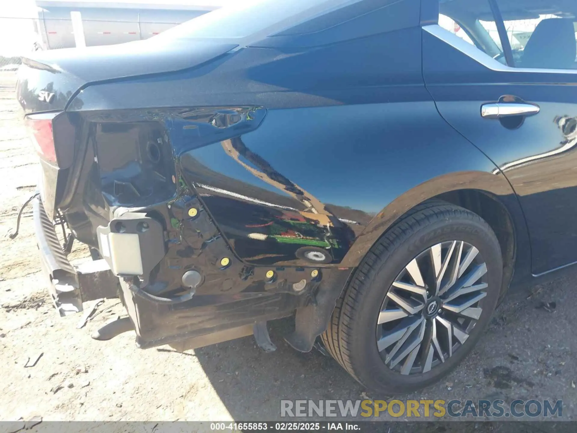 18 Photograph of a damaged car 1N4BL4DV8RN307886 NISSAN ALTIMA 2024