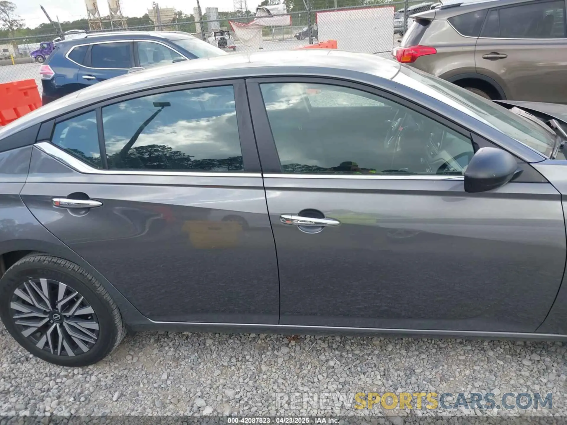 13 Photograph of a damaged car 1N4BL4DV9RN372228 NISSAN ALTIMA 2024