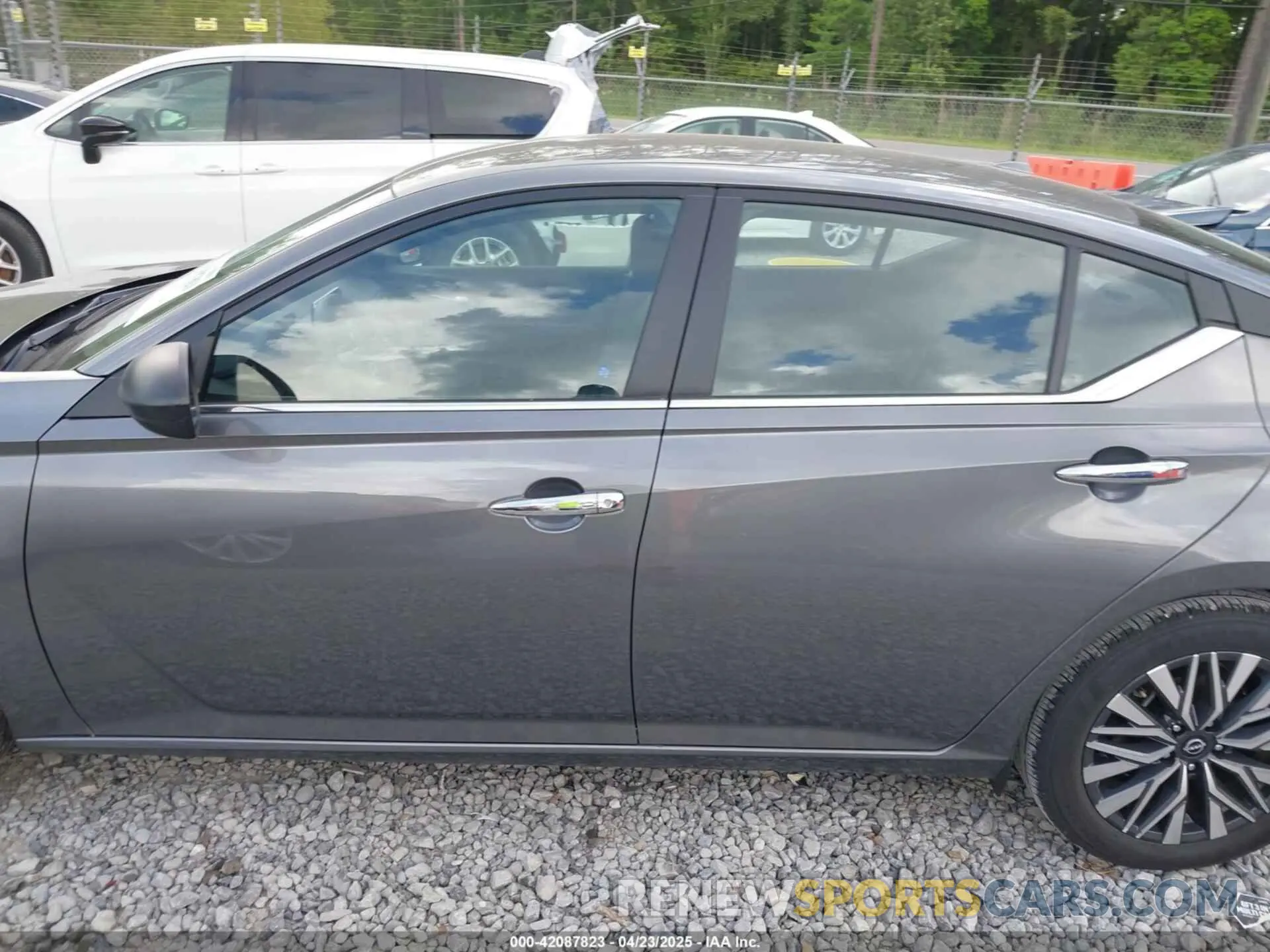 14 Photograph of a damaged car 1N4BL4DV9RN372228 NISSAN ALTIMA 2024