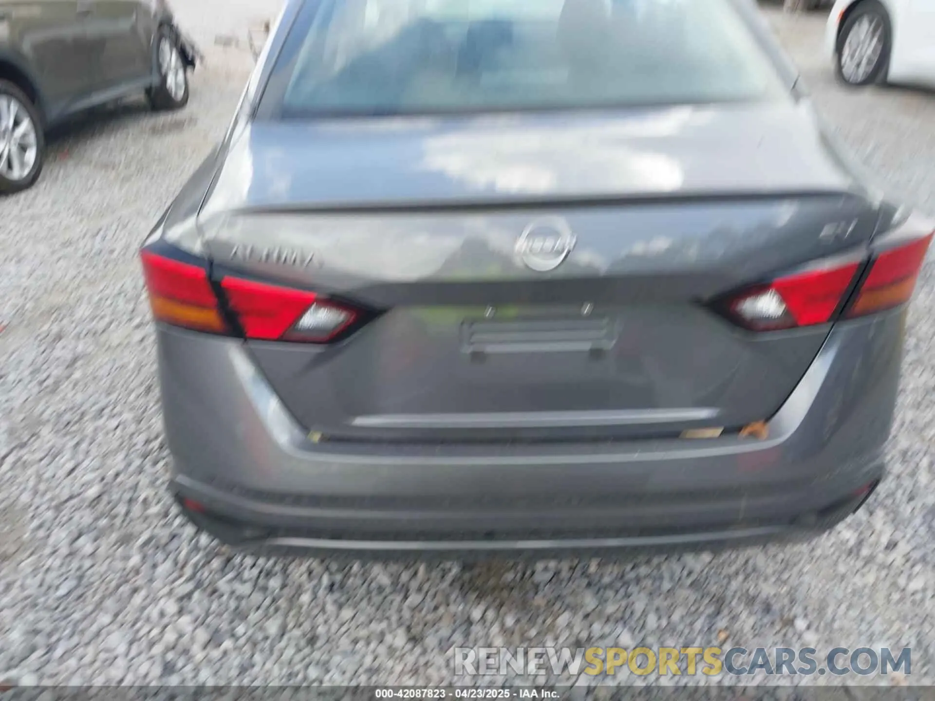 16 Photograph of a damaged car 1N4BL4DV9RN372228 NISSAN ALTIMA 2024