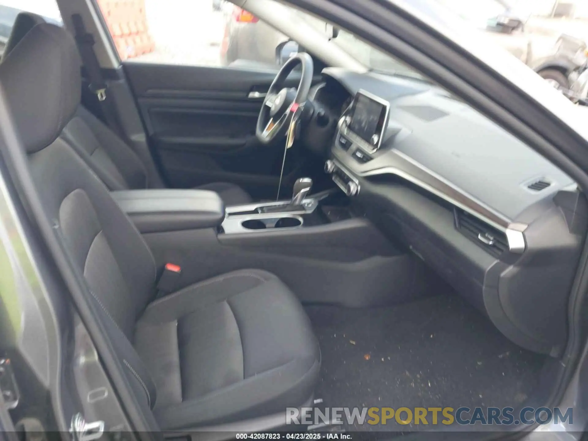 5 Photograph of a damaged car 1N4BL4DV9RN372228 NISSAN ALTIMA 2024