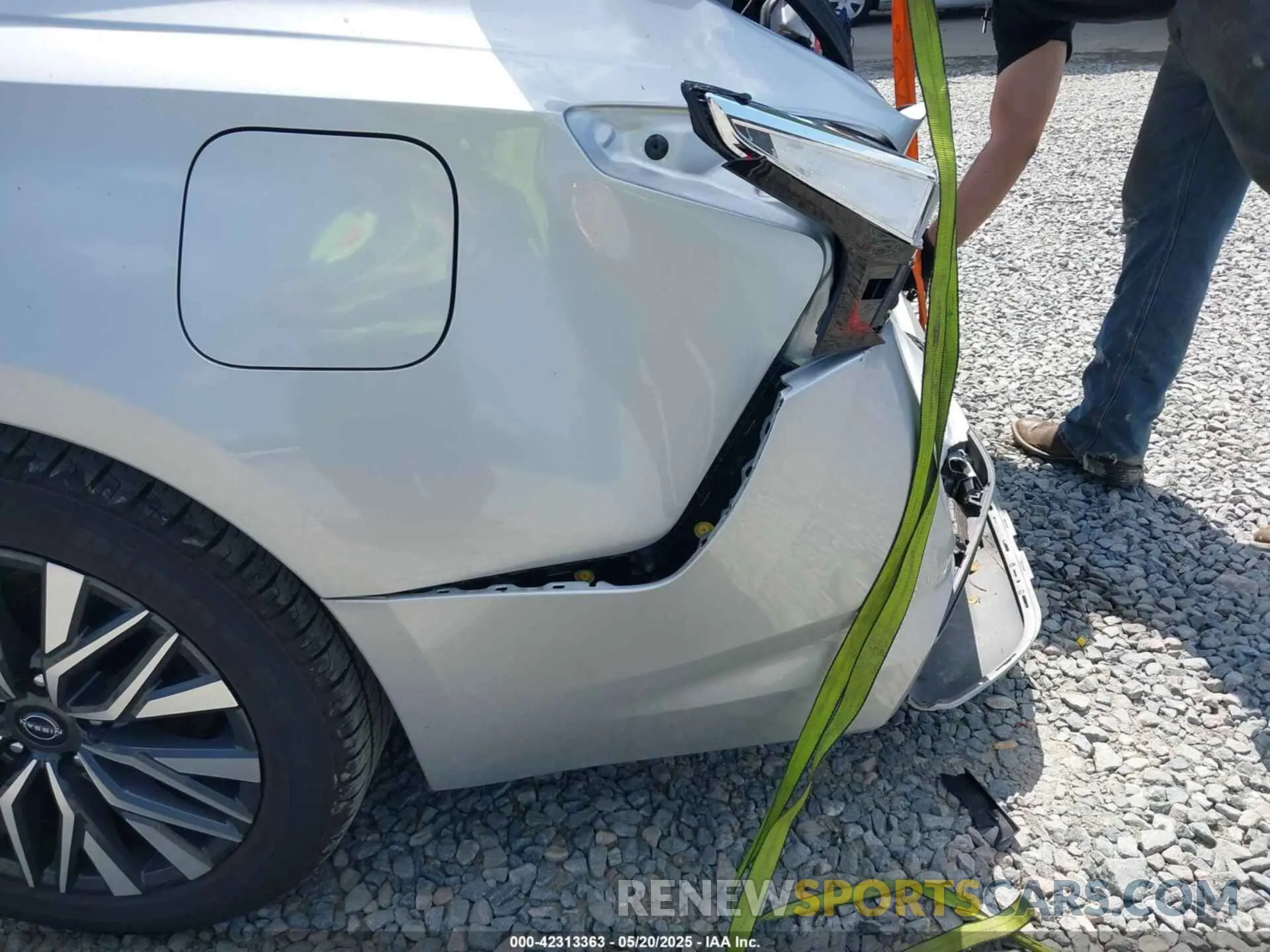 6 Photograph of a damaged car 1N4BL4DVXRN352375 NISSAN ALTIMA 2024