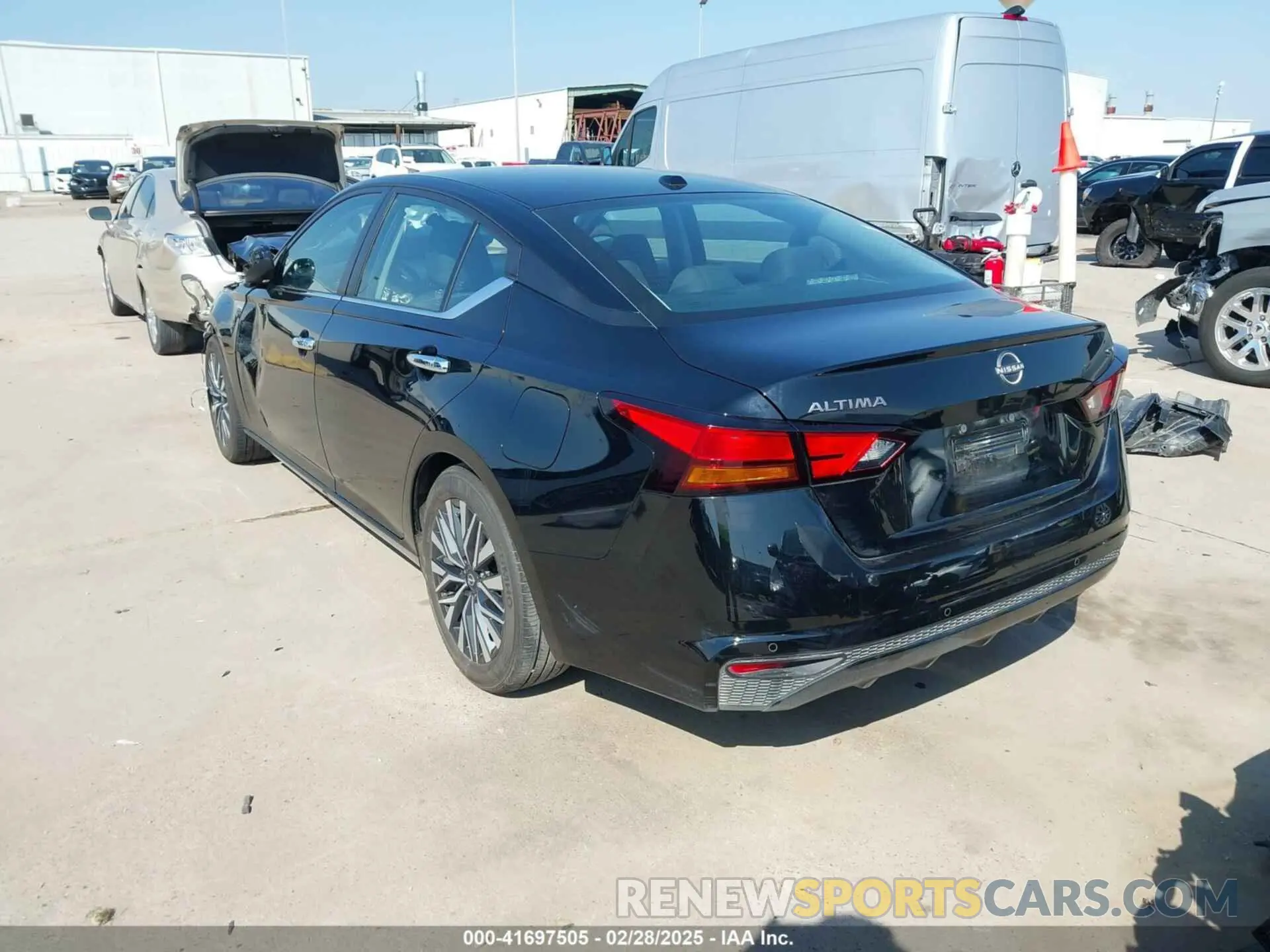 3 Фотография поврежденного автомобиля 1N4BL4DVXRN366342 NISSAN ALTIMA 2024