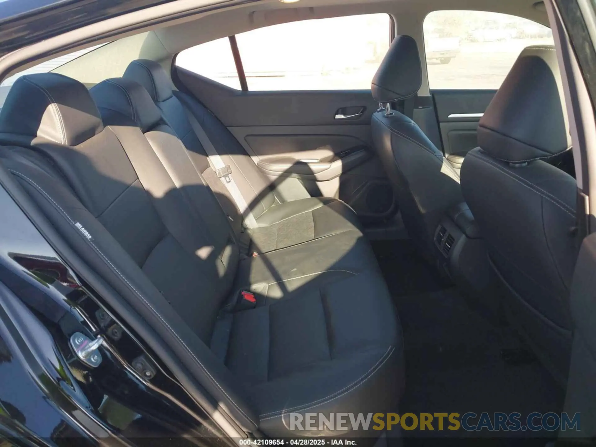 8 Photograph of a damaged car 1N4BL4EV1RN339691 NISSAN ALTIMA 2024