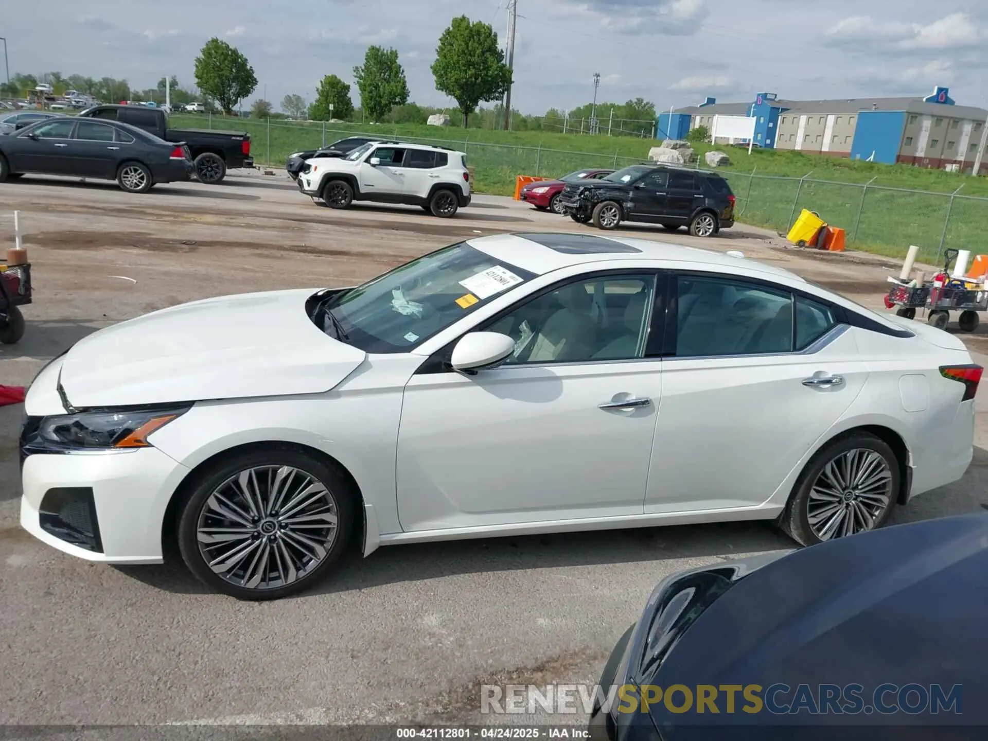 14 Фотография поврежденного автомобиля 1N4BL4EV2RN318915 NISSAN ALTIMA 2024
