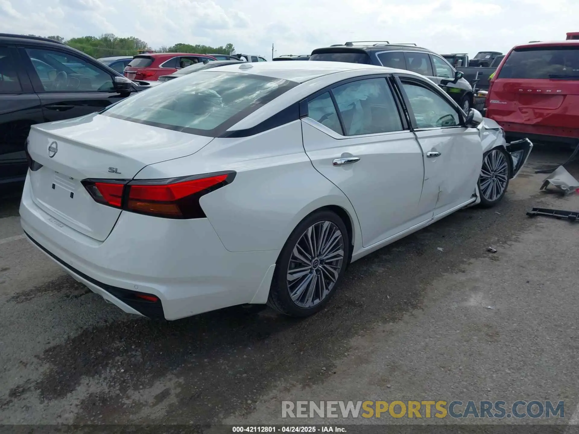 4 Фотография поврежденного автомобиля 1N4BL4EV2RN318915 NISSAN ALTIMA 2024