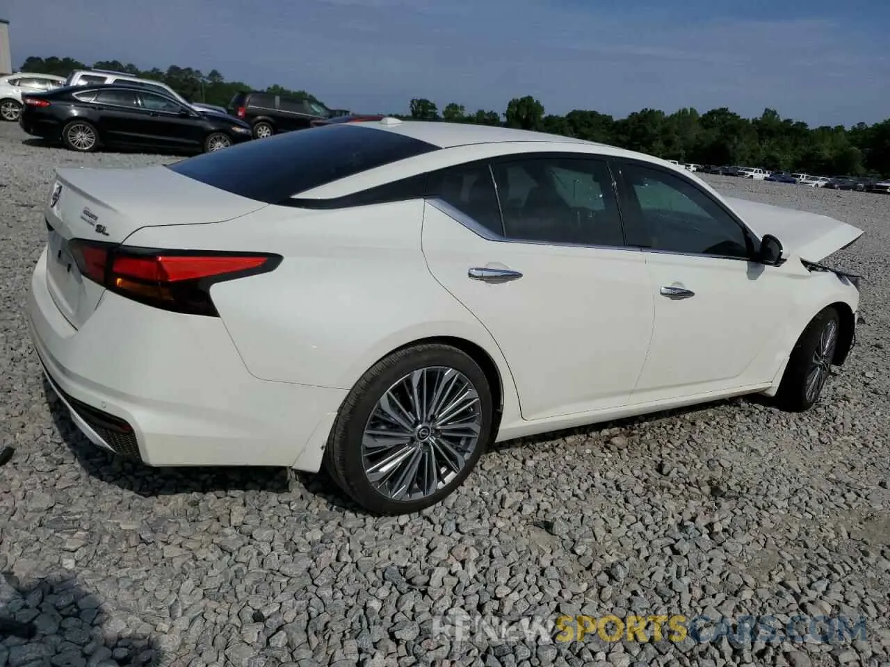 3 Photograph of a damaged car 1N4BL4EVXRN388985 NISSAN ALTIMA 2024
