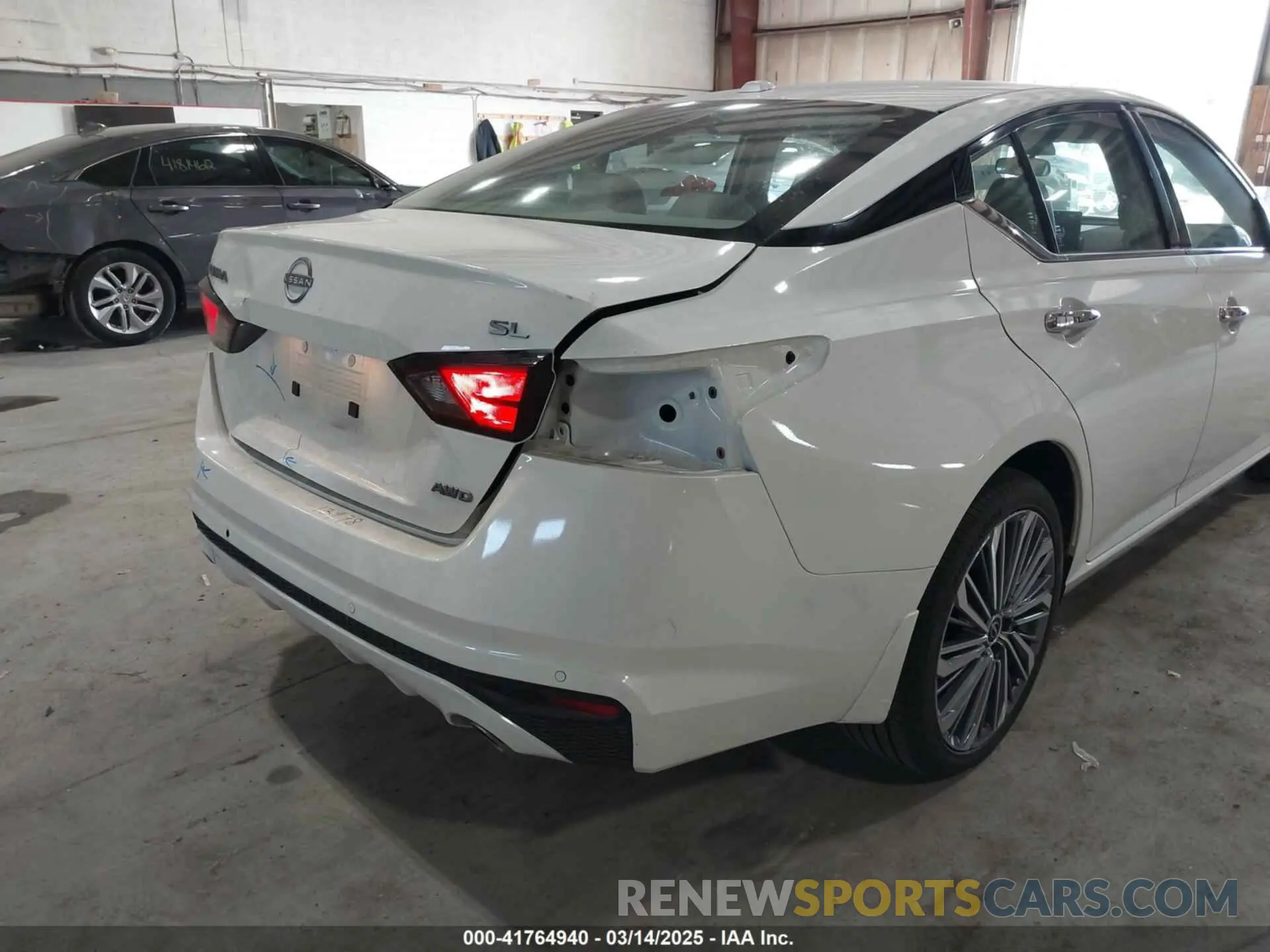 19 Фотография поврежденного автомобиля 1N4BL4EW3RN414447 NISSAN ALTIMA 2024