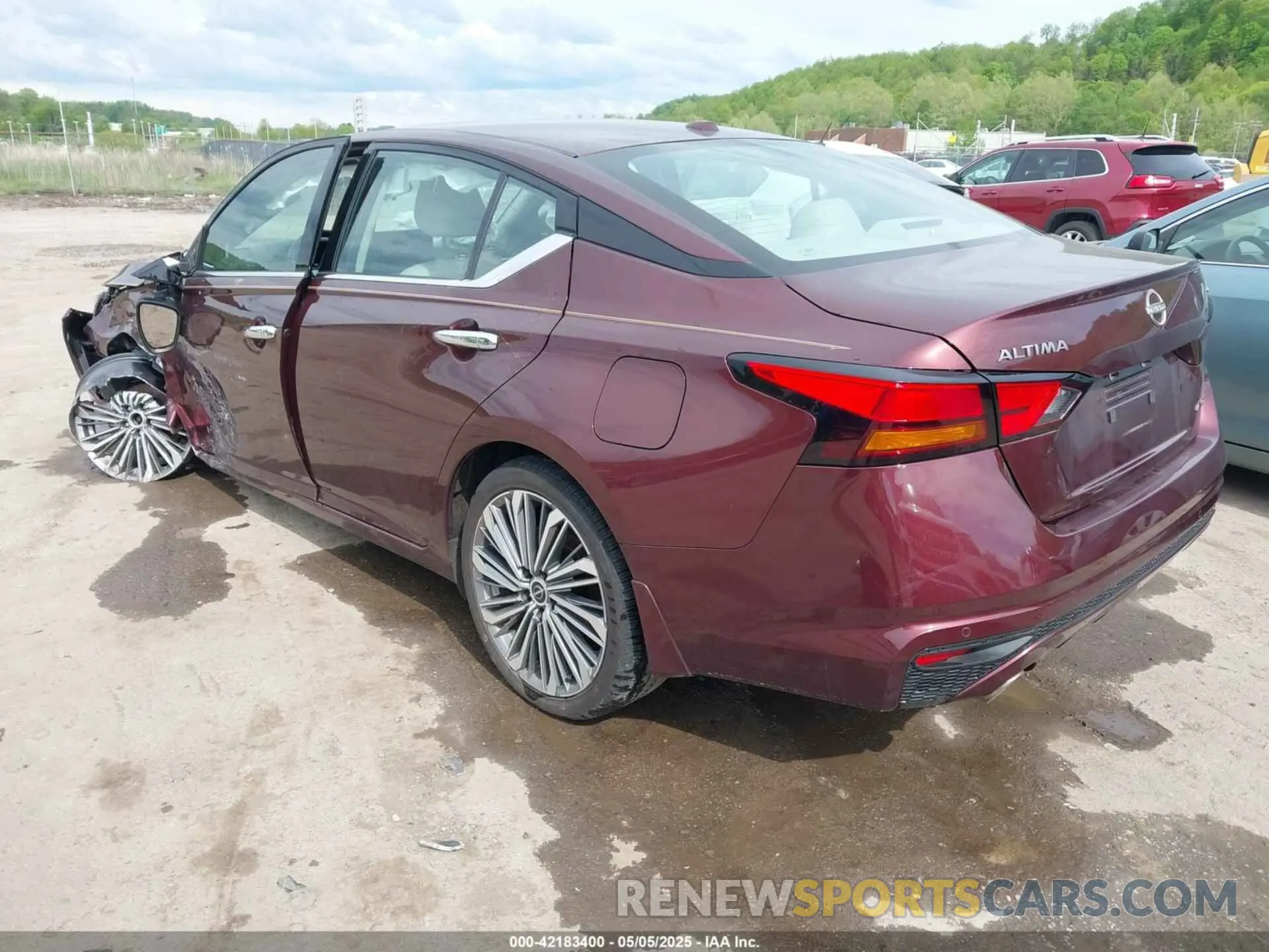 3 Фотография поврежденного автомобиля 1N4BL4EWXRN304835 NISSAN ALTIMA 2024