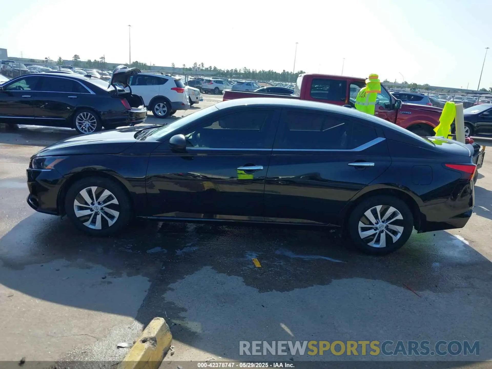 15 Photograph of a damaged car 1N4BL4BV0SN317580 NISSAN ALTIMA 2025
