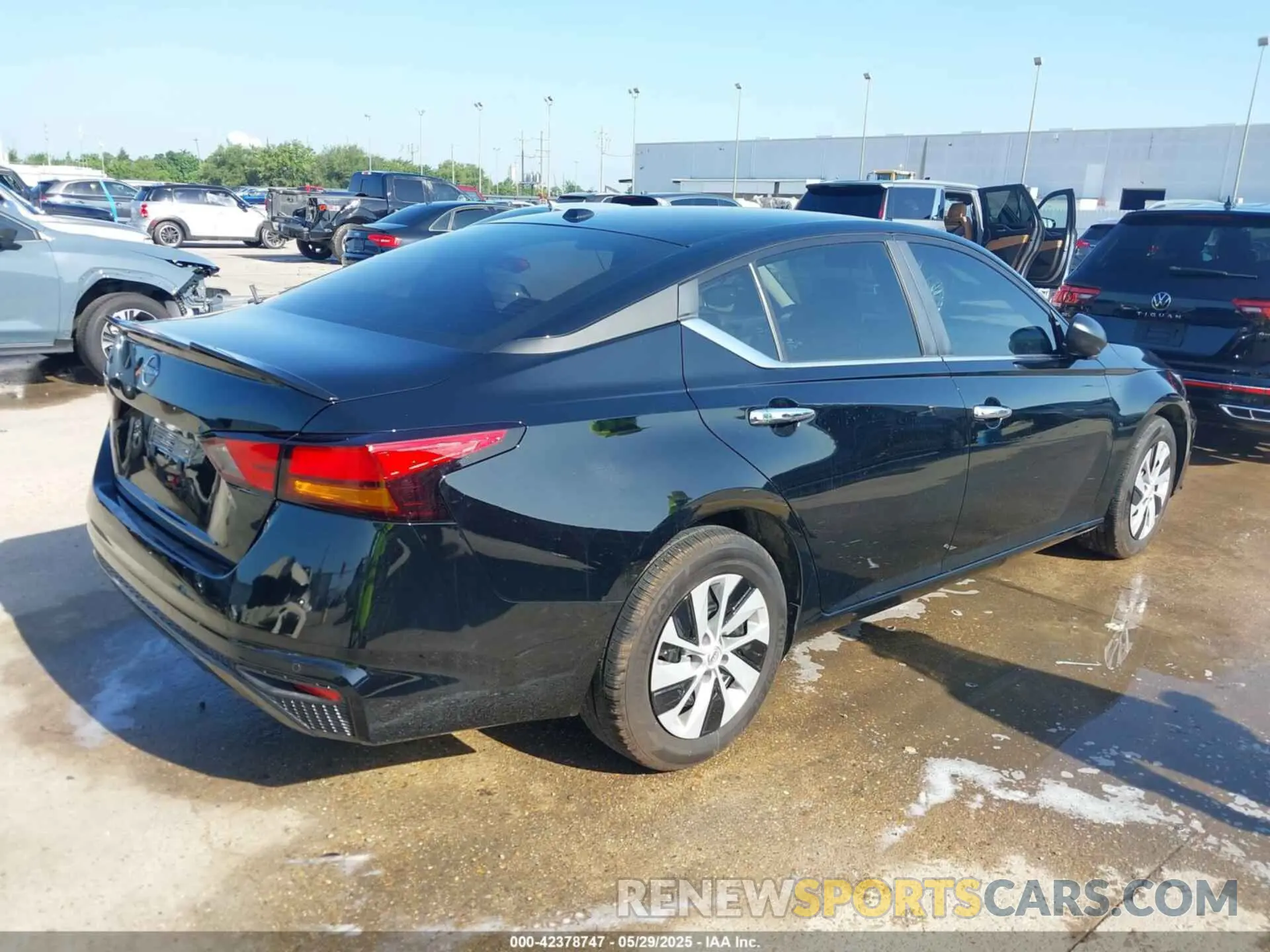 4 Photograph of a damaged car 1N4BL4BV0SN317580 NISSAN ALTIMA 2025