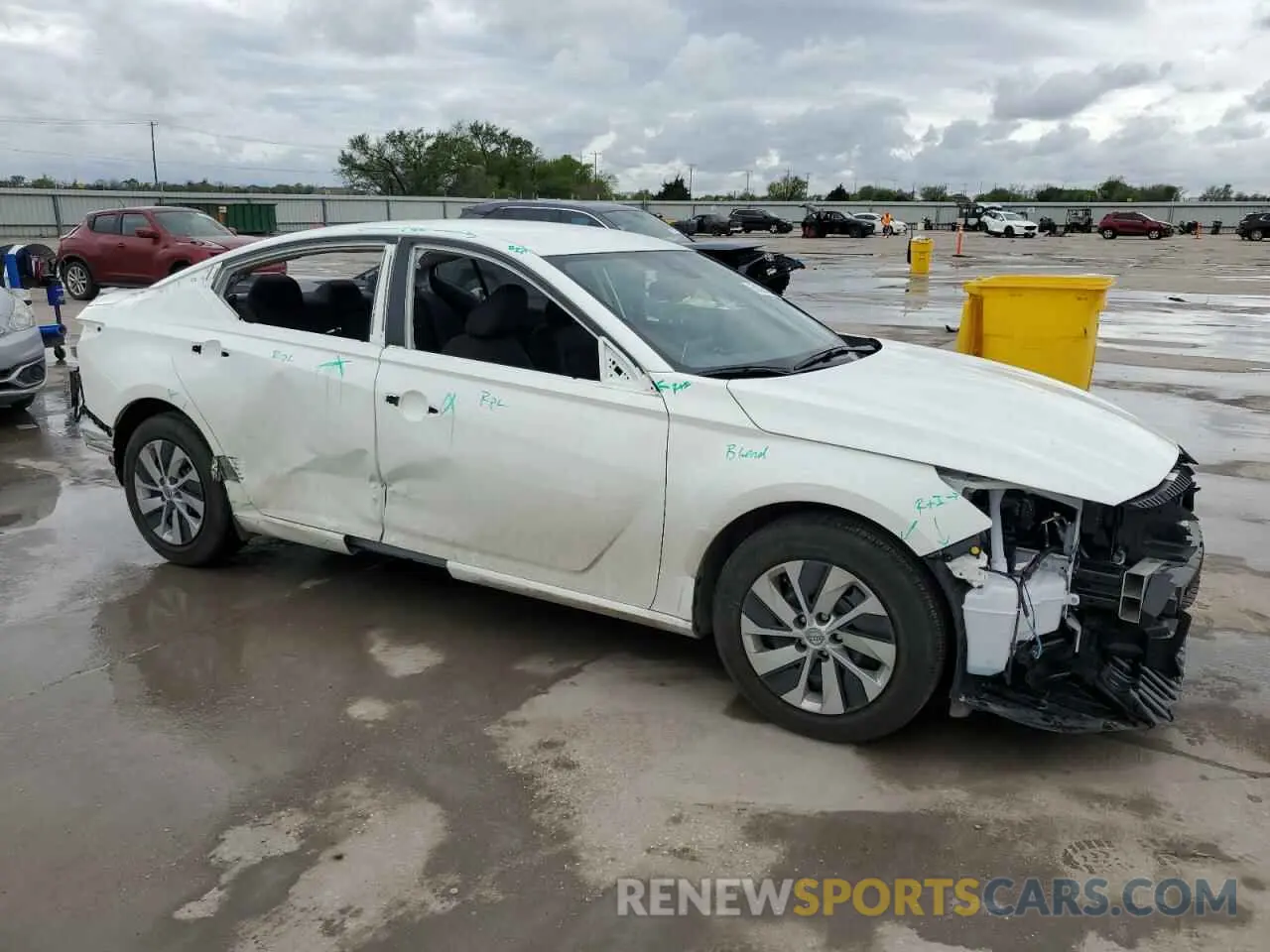 4 Photograph of a damaged car 1N4BL4BV2SN300120 NISSAN ALTIMA 2025