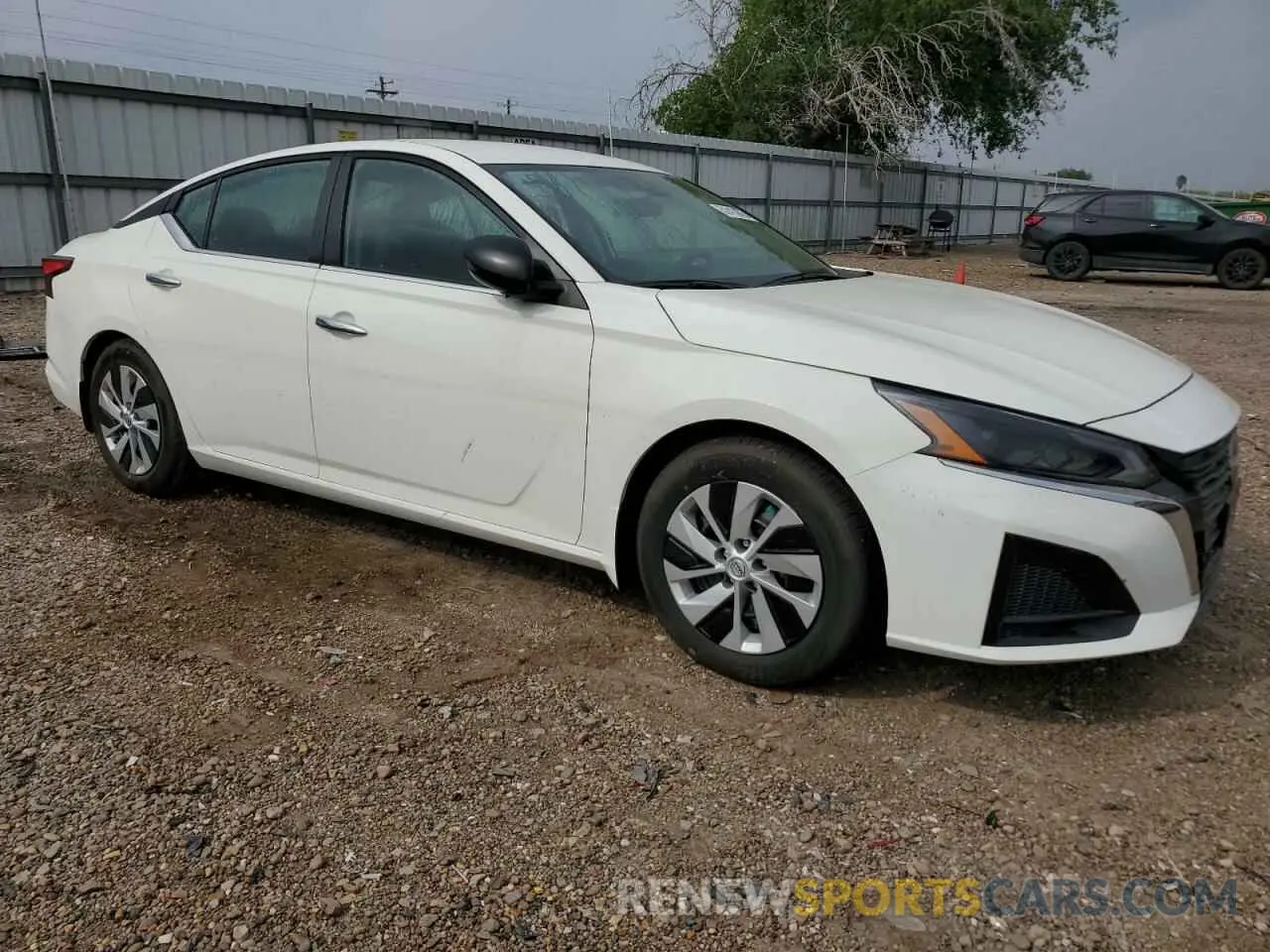 4 Photograph of a damaged car 1N4BL4BV5SN305988 NISSAN ALTIMA 2025