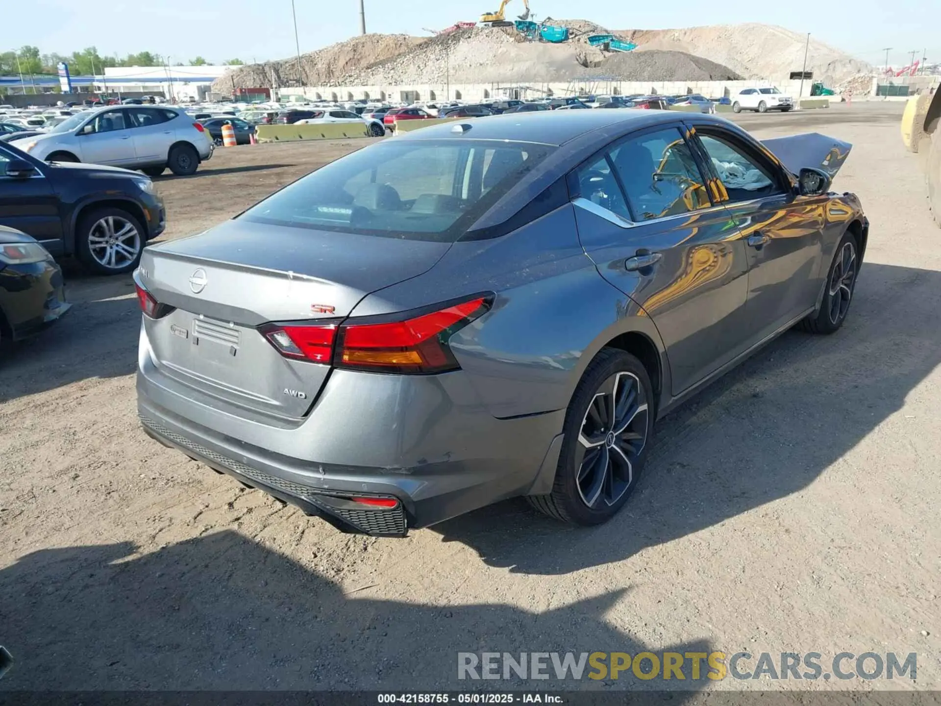 4 Photograph of a damaged car 1N4BL4CW8SN327829 NISSAN ALTIMA 2025