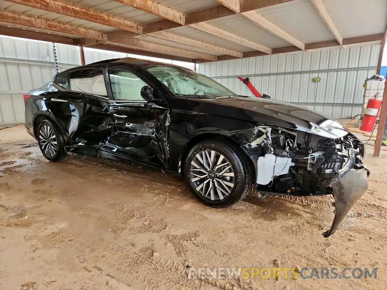 4 Photograph of a damaged car 1N4BL4DV0SN352469 NISSAN ALTIMA 2025