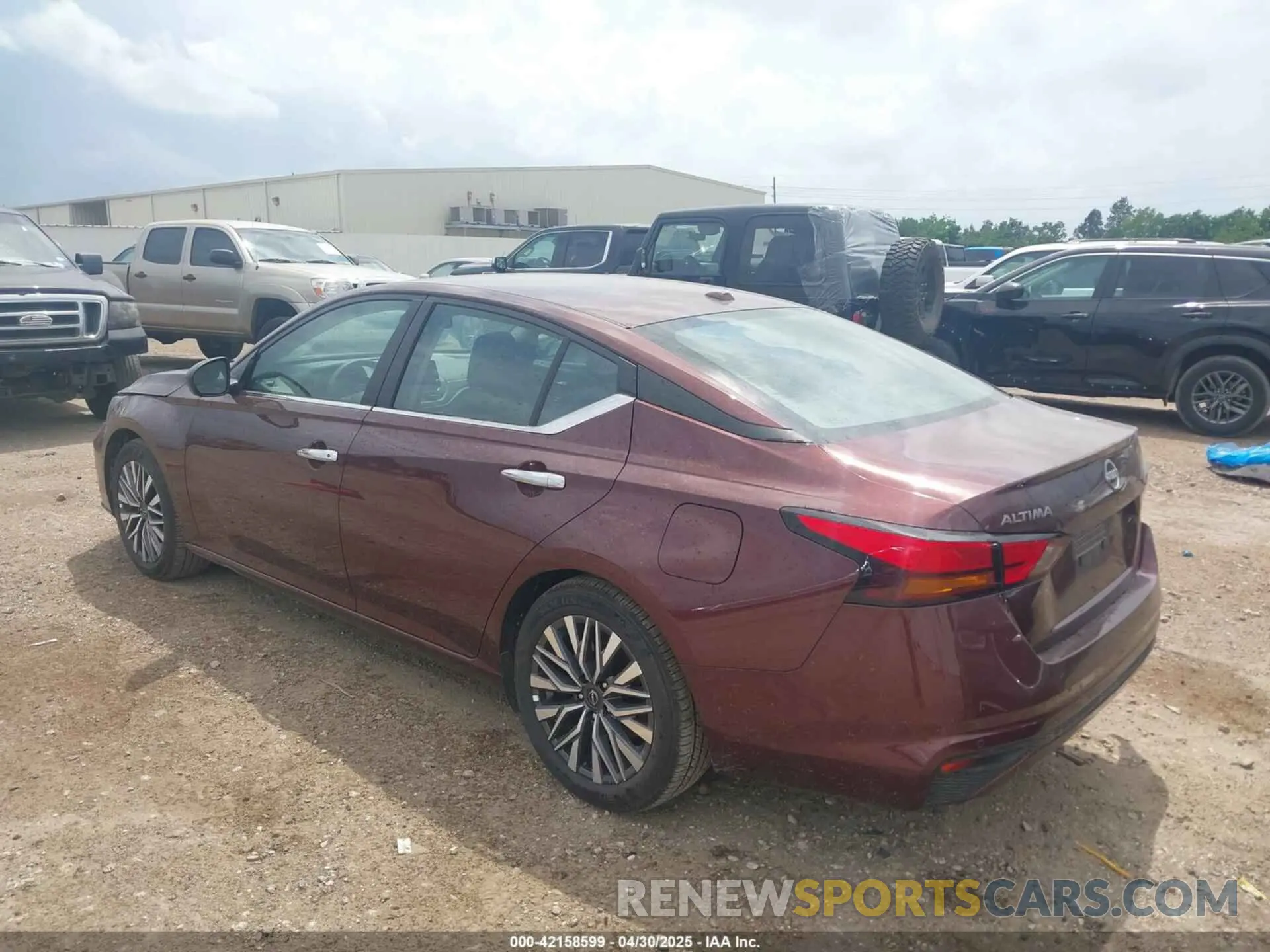 3 Фотография поврежденного автомобиля 1N4BL4DV0SN358319 NISSAN ALTIMA 2025