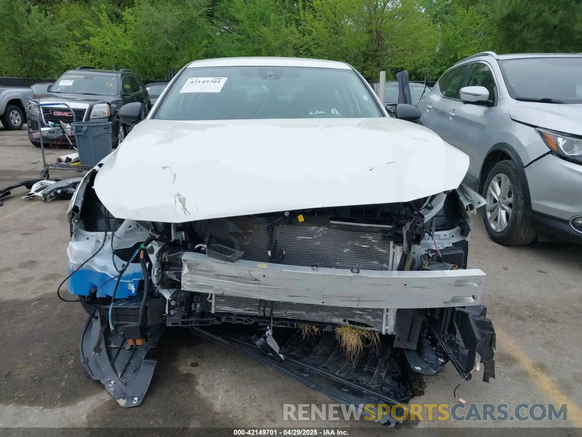 13 Photograph of a damaged car 1N4BL4DV0SN375282 NISSAN ALTIMA 2025