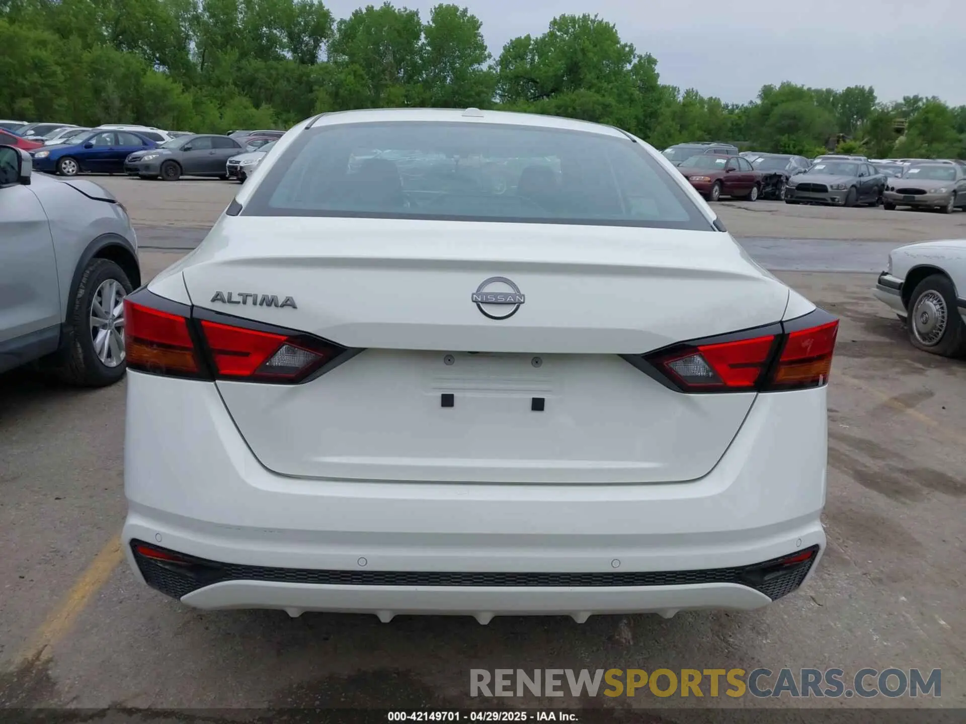 17 Photograph of a damaged car 1N4BL4DV0SN375282 NISSAN ALTIMA 2025