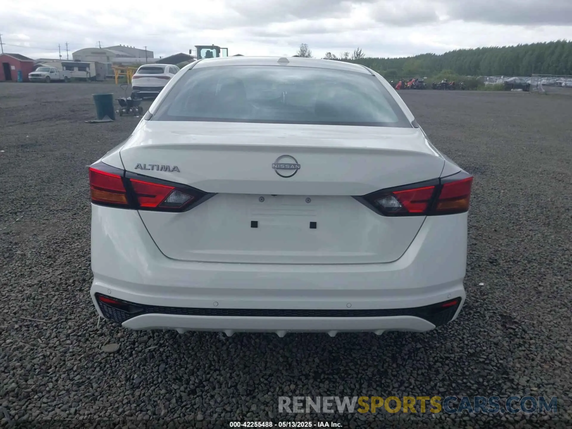 17 Photograph of a damaged car 1N4BL4DV0SN380725 NISSAN ALTIMA 2025